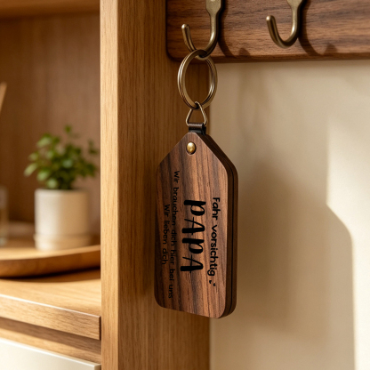 Personalisierter Foto-Schlüsselanhänger aus Holz mit dem Spruch Fahr vorsichtig Papa Geschenk zum Vatertag