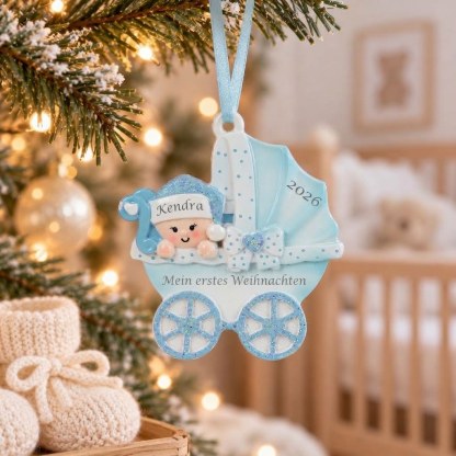 Personalisierter Weihnachtsbaumanhänger in Kinderwagenform mit Namen und Jahreszahl Geschenk zu Babys erstem Weihnachten