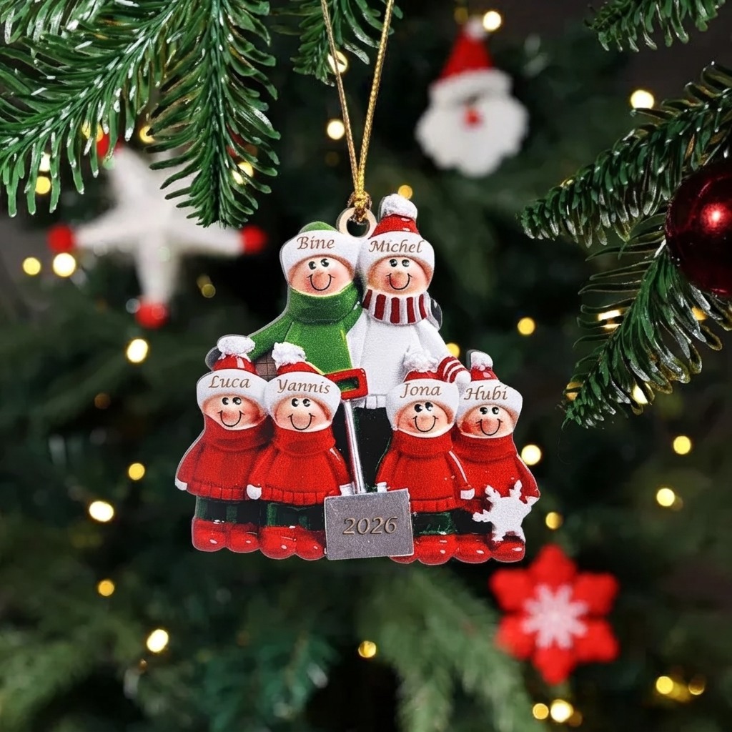 Personalisierter Familien-Weihnachtsanhänger aus Holz mit 2–8 Vornamen und Jahreszahl Geschenk für Familien