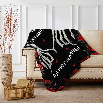Personalisierte 2 Namen Schwarz Flanell Decke mit Totenkopf-Händen & Rosen -Bis dass der Tod uns scheidet- Geschenk für Paar