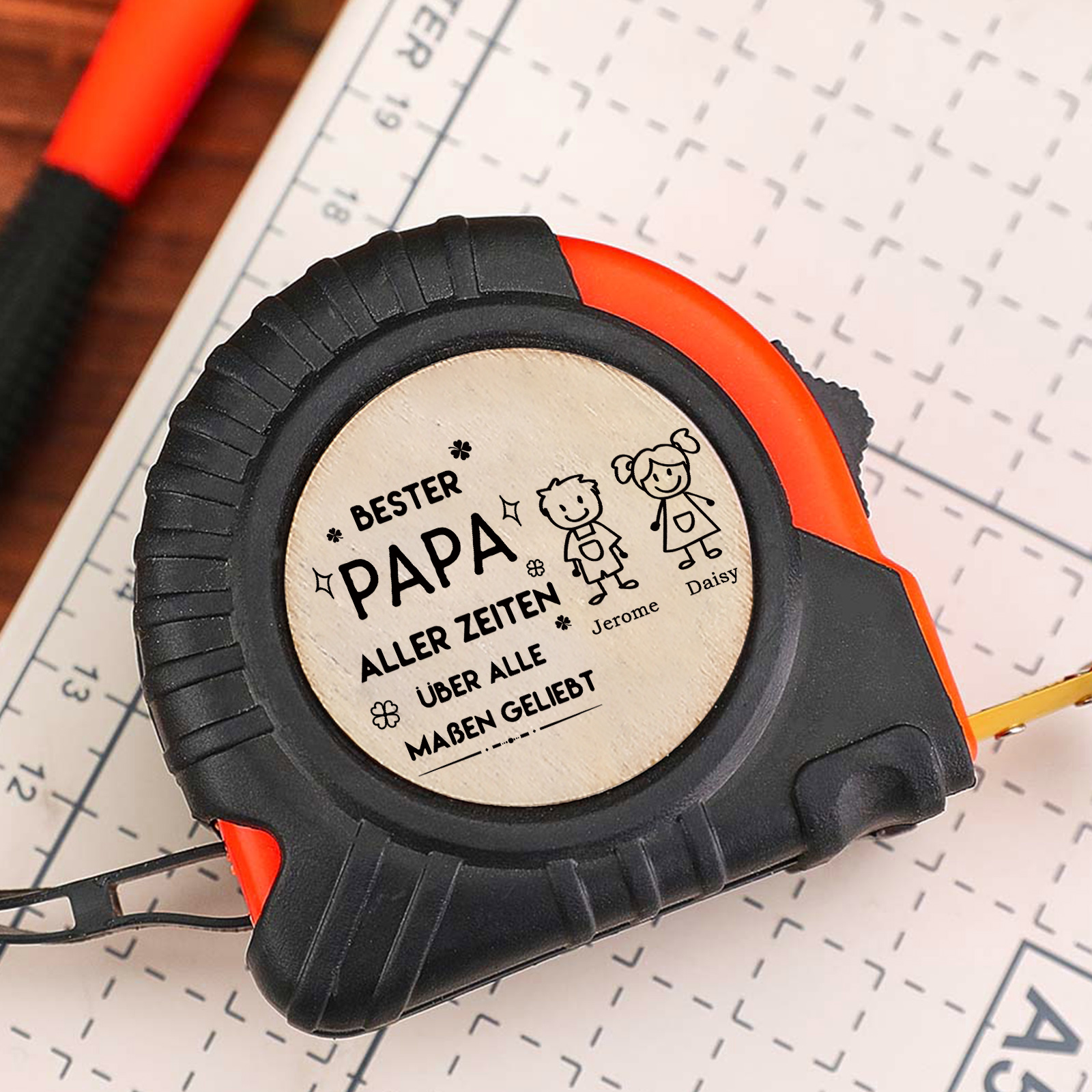 Personalisierbare 1-6 Namen Maßband mit Faust-Motiven in Orange – Bester Papa aller Zeiten – Praktisches Geschenk für Papa Vater