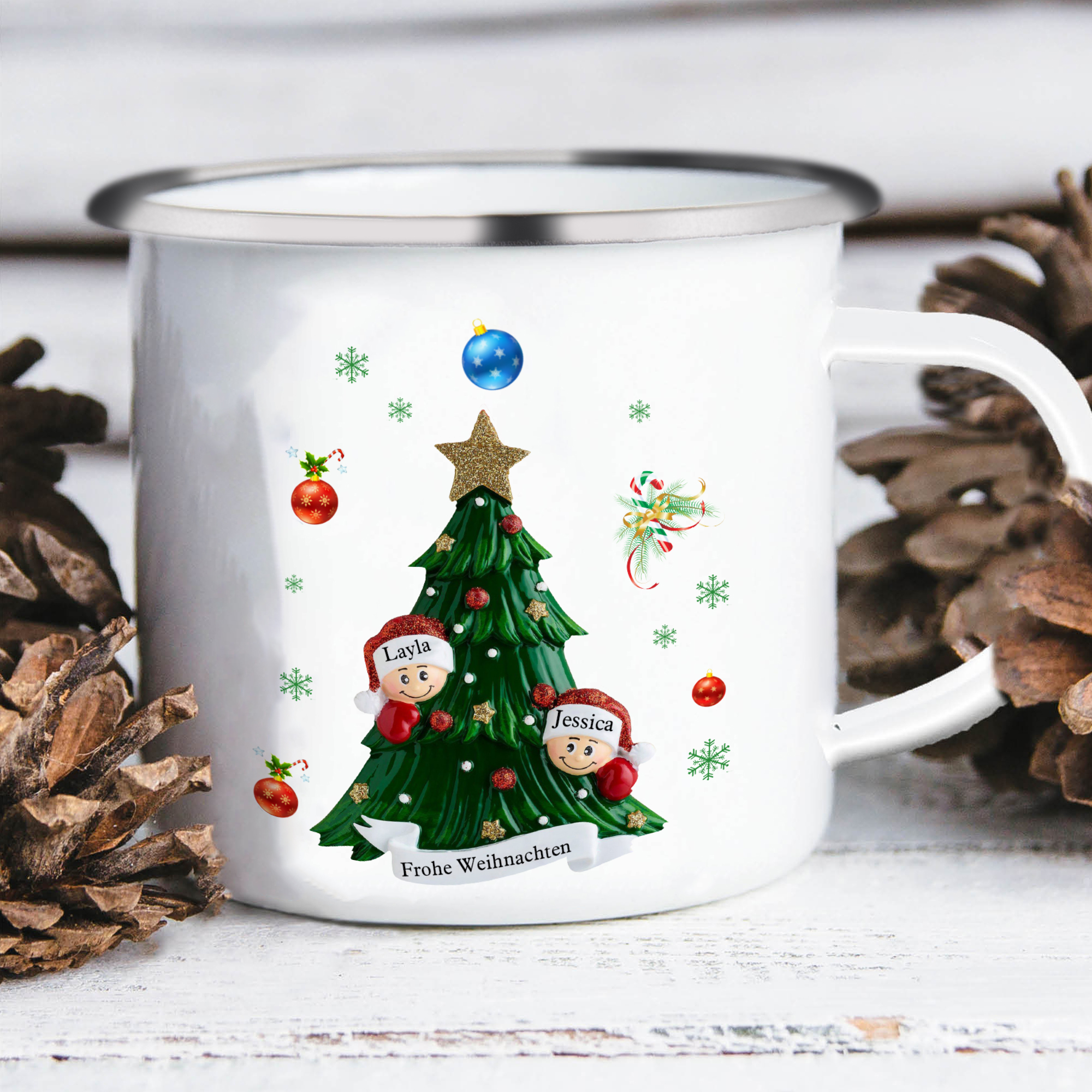 Personalisierte 2 Namen & Text Emaille Tasse – Weihnachtsbaum Weihnachts-Emaille Becher