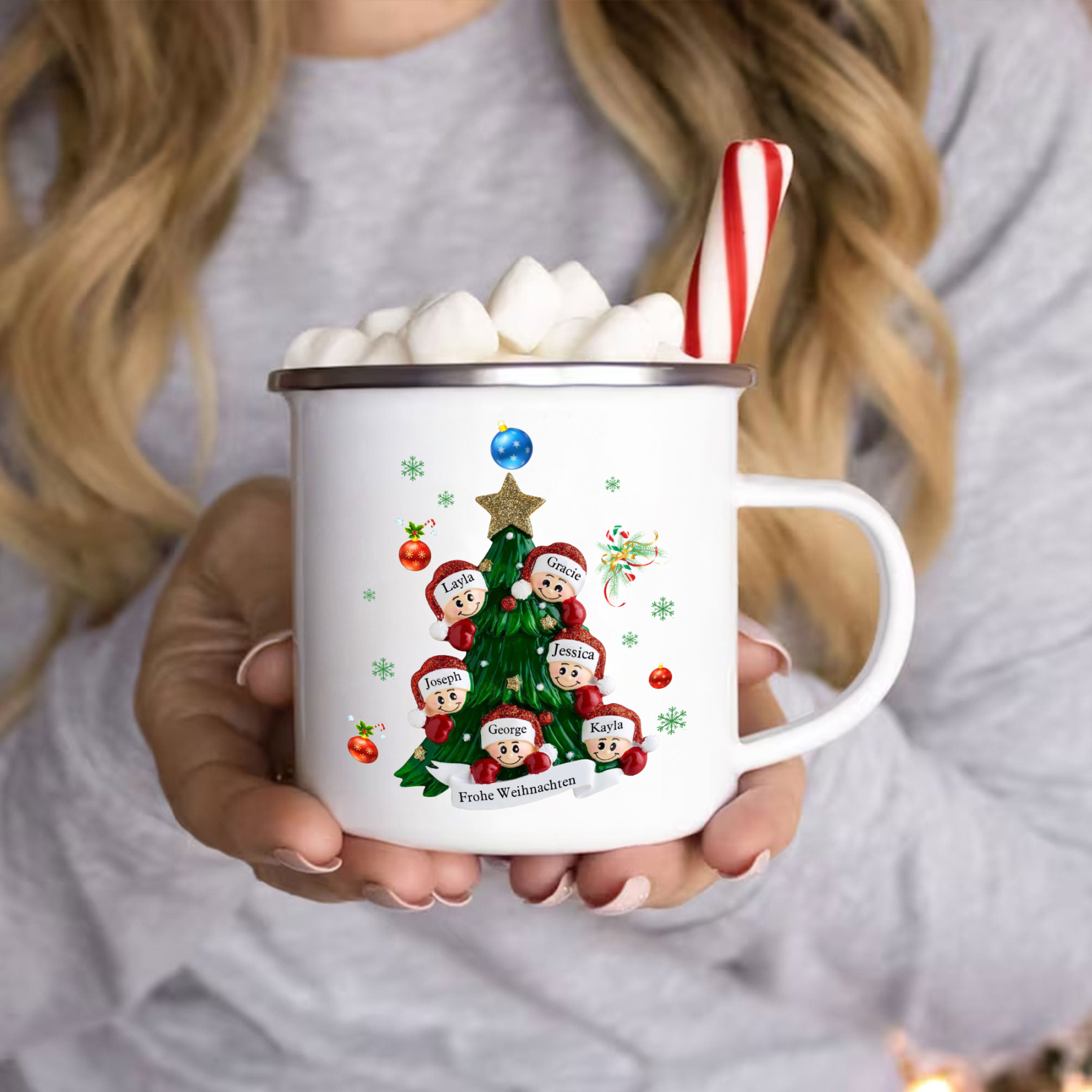 Personalisiertes 6 Namen & Text Holz Weihnachtsornament Baum & Emaille Tasse - Geschenkbox Set