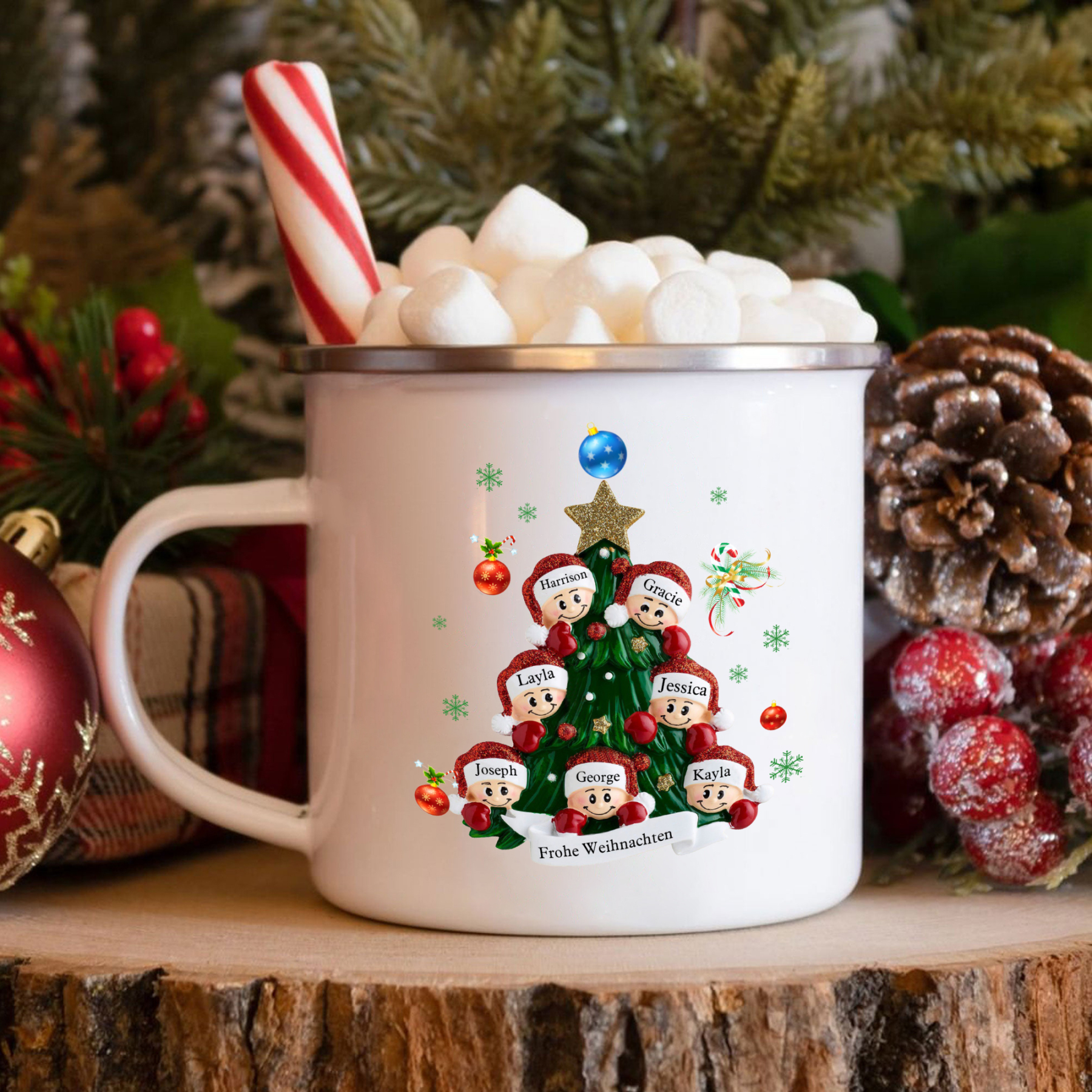 Personalisierte 7 Namen & Text Emaille Tasse – Weihnachtsbaum Weihnachts-Emaille Becher