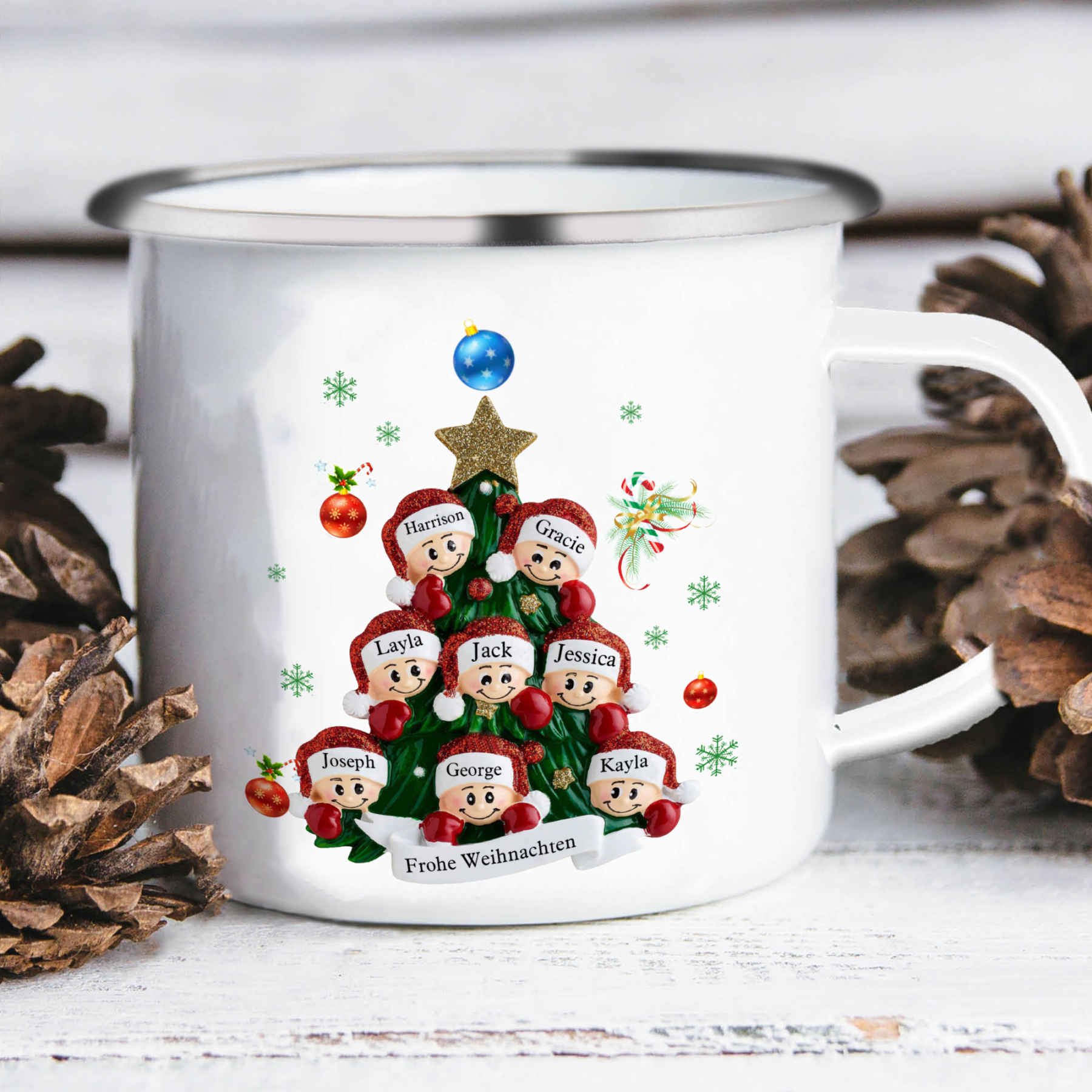 Personalisierte 8 Namen & Text Emaille Tasse – Weihnachtsbaum Weihnachts-Emaille Becher