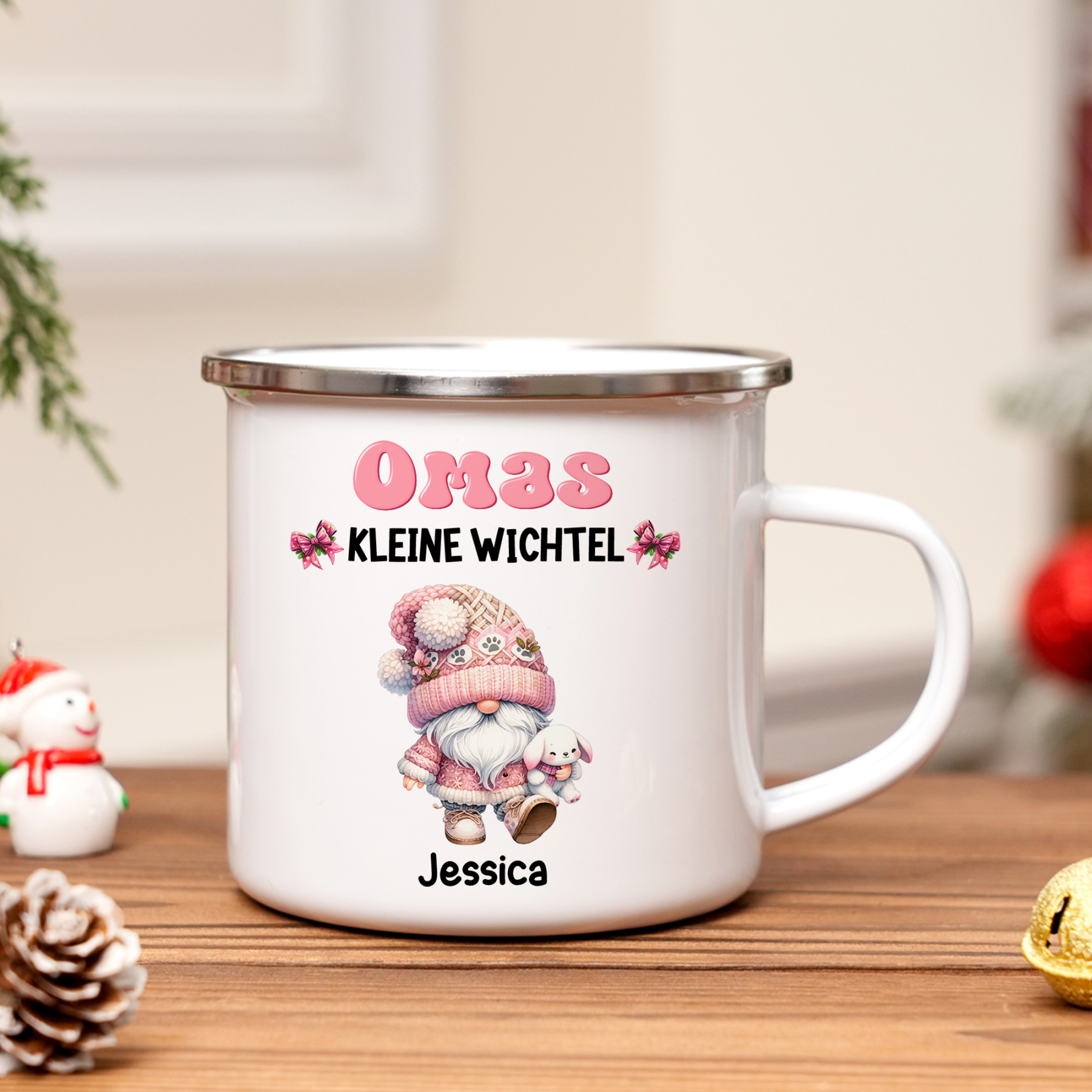 Personalisierte 1-5 Namen Emaille-Tasse mit süßen Weihnachtsgnomen – Omas kleine Wichtel – Weihnachtsgeschenk für Oma Großmutter