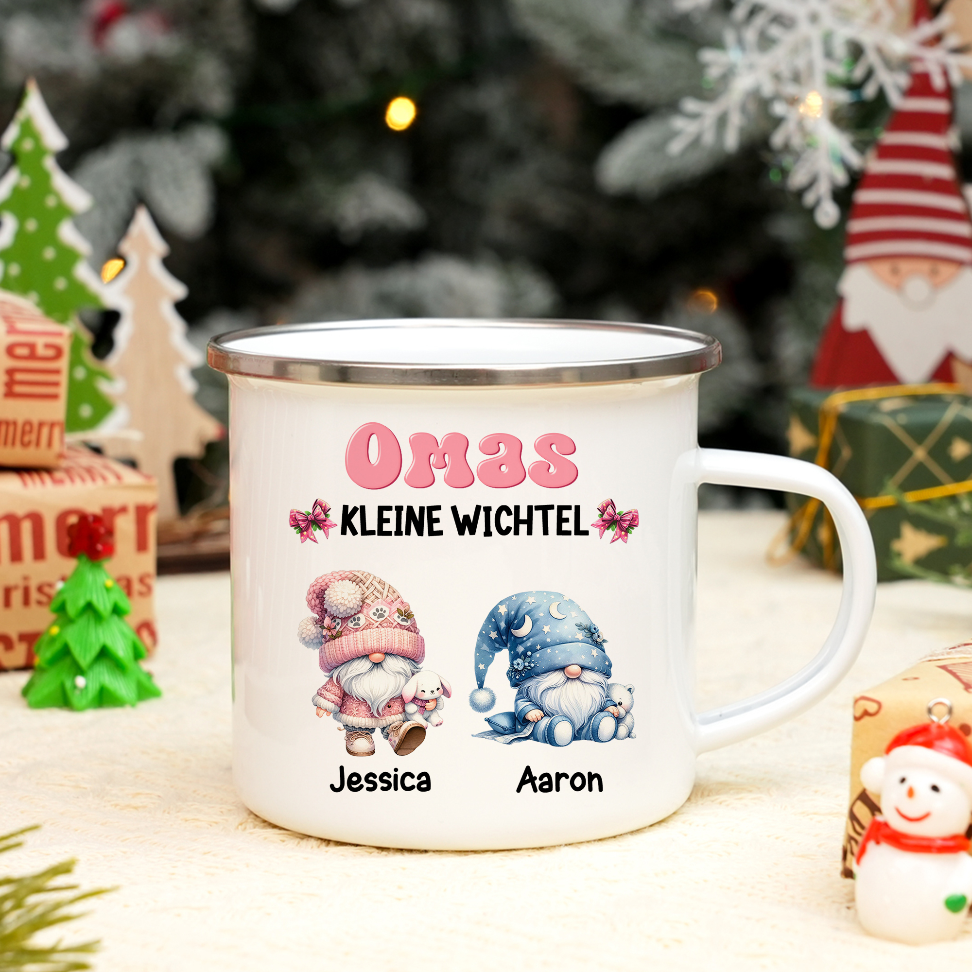 Personalisierte 1-5 Namen Emaille-Tasse mit süßen Weihnachtsgnomen – Omas kleine Wichtel –  Weihnachtsgeschenk für Oma Großmutter