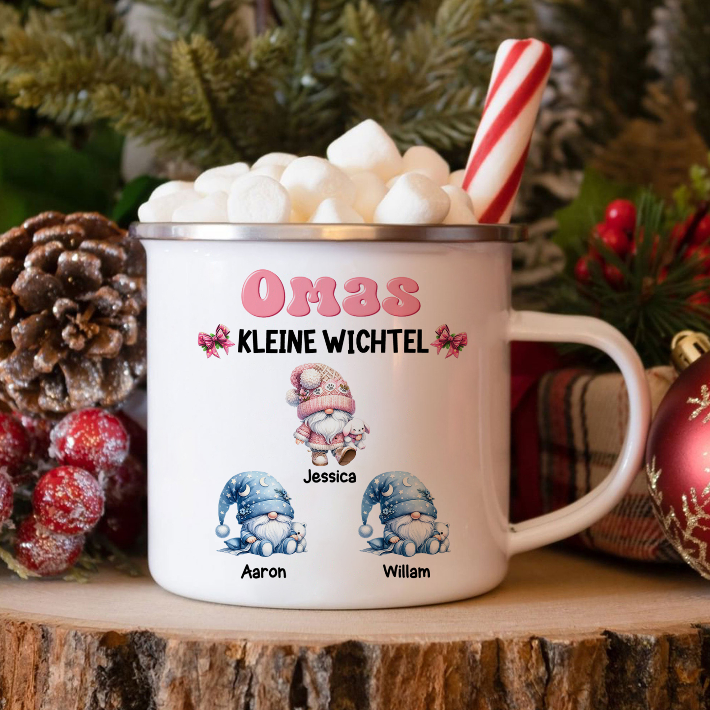 Personalisierte 1-5 Namen Emaille-Tasse mit süßen Weihnachtsgnomen – Omas kleine Wichtel –  Weihnachtsgeschenk für Oma Großmutter