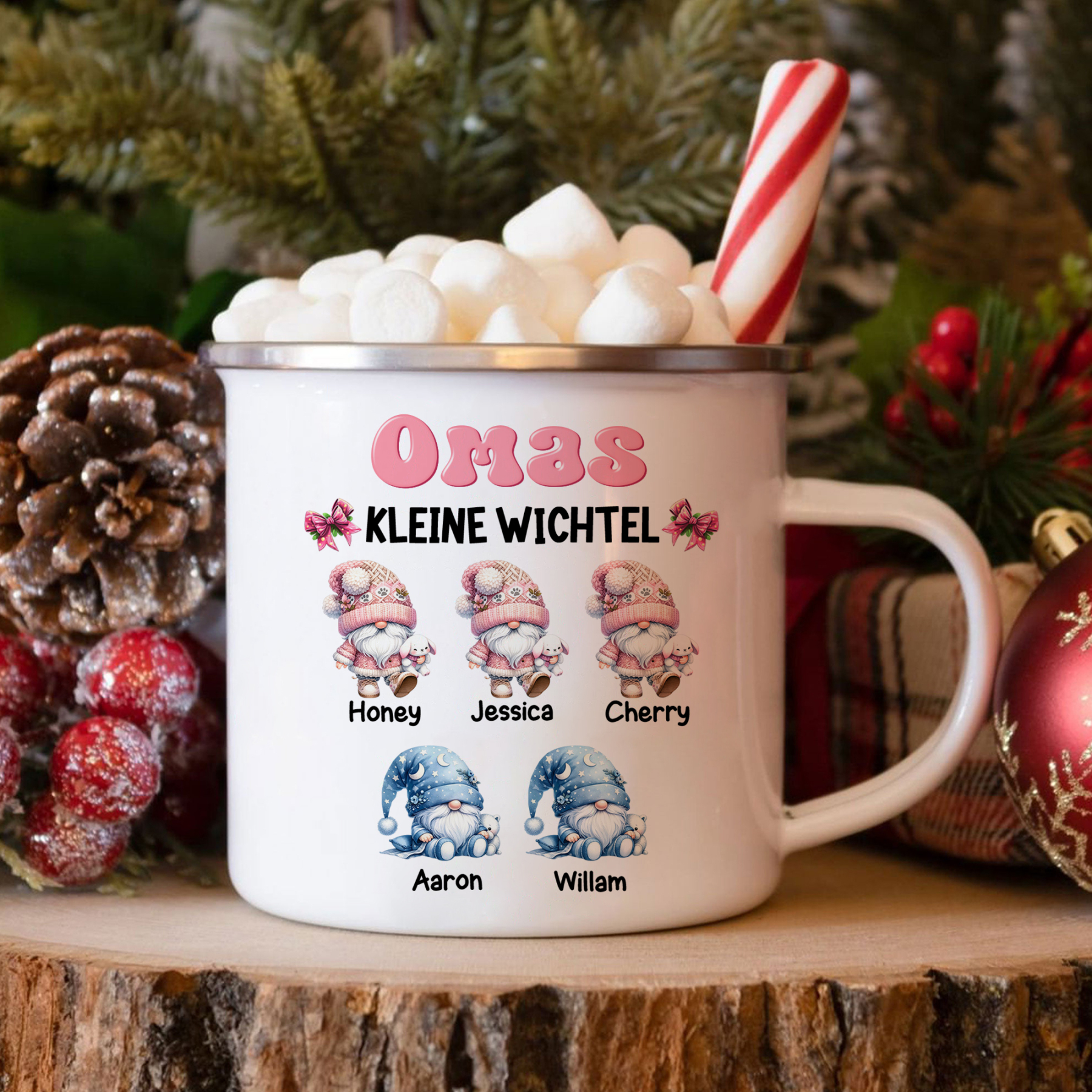 Personalisierte 1-5 Namen Emaille-Tasse mit süßen Weihnachtsgnomen – Omas kleine Wichtel – Weihnachtsgeschenk für Oma Großmutter