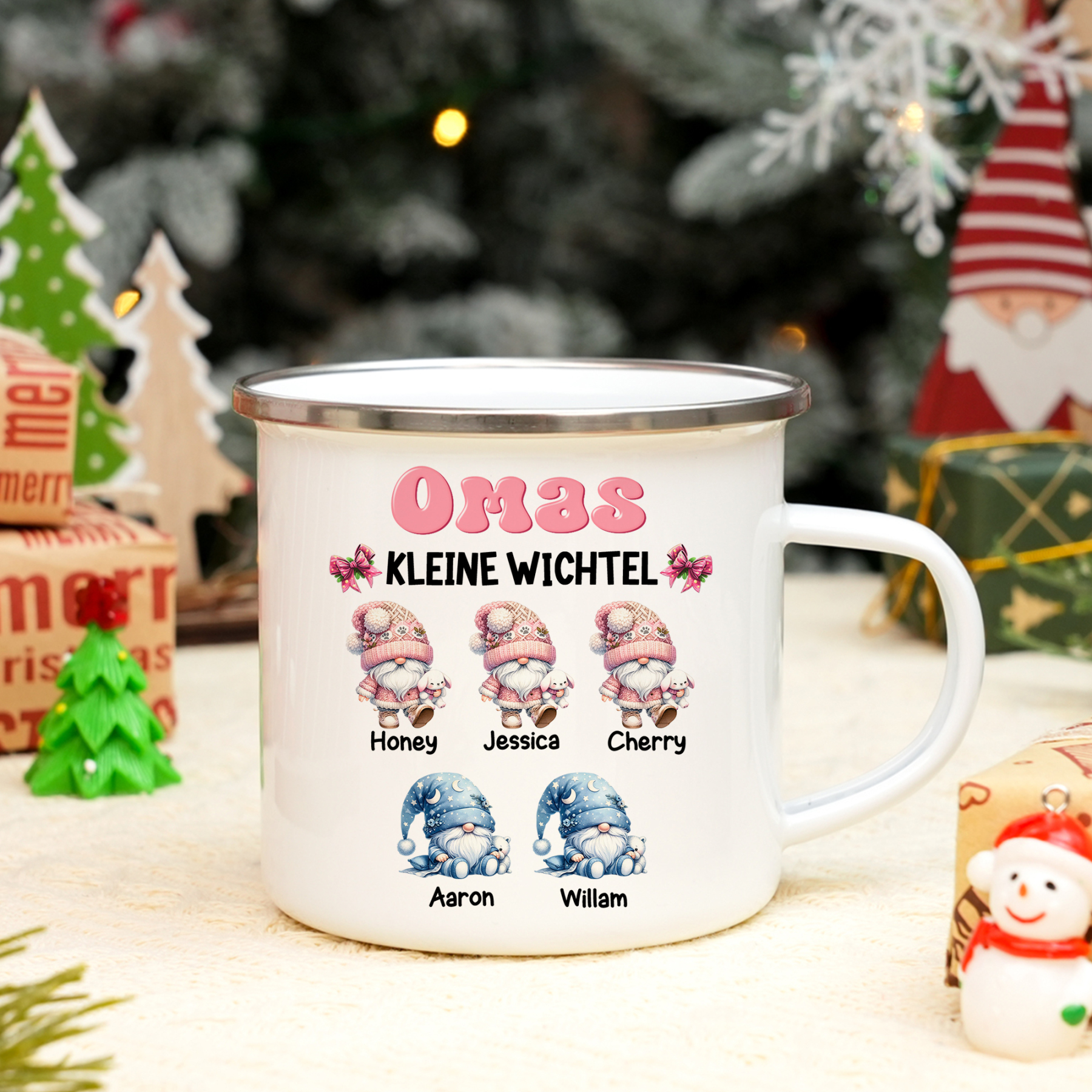 Personalisierte 1-5 Namen Emaille-Tasse mit süßen Weihnachtsgnomen – Omas kleine Wichtel – Weihnachtsgeschenk für Oma Großmutter
