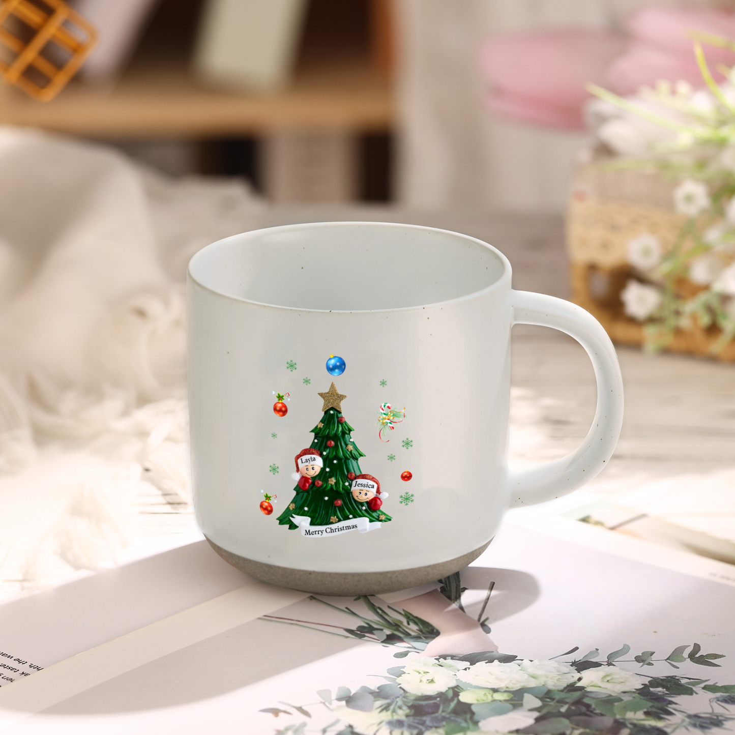 Personalisierbare 2- 6 Namen & Text Keramik Familie am Weihnachtsbaum Weihnachts-Mark-Tasse für Familie