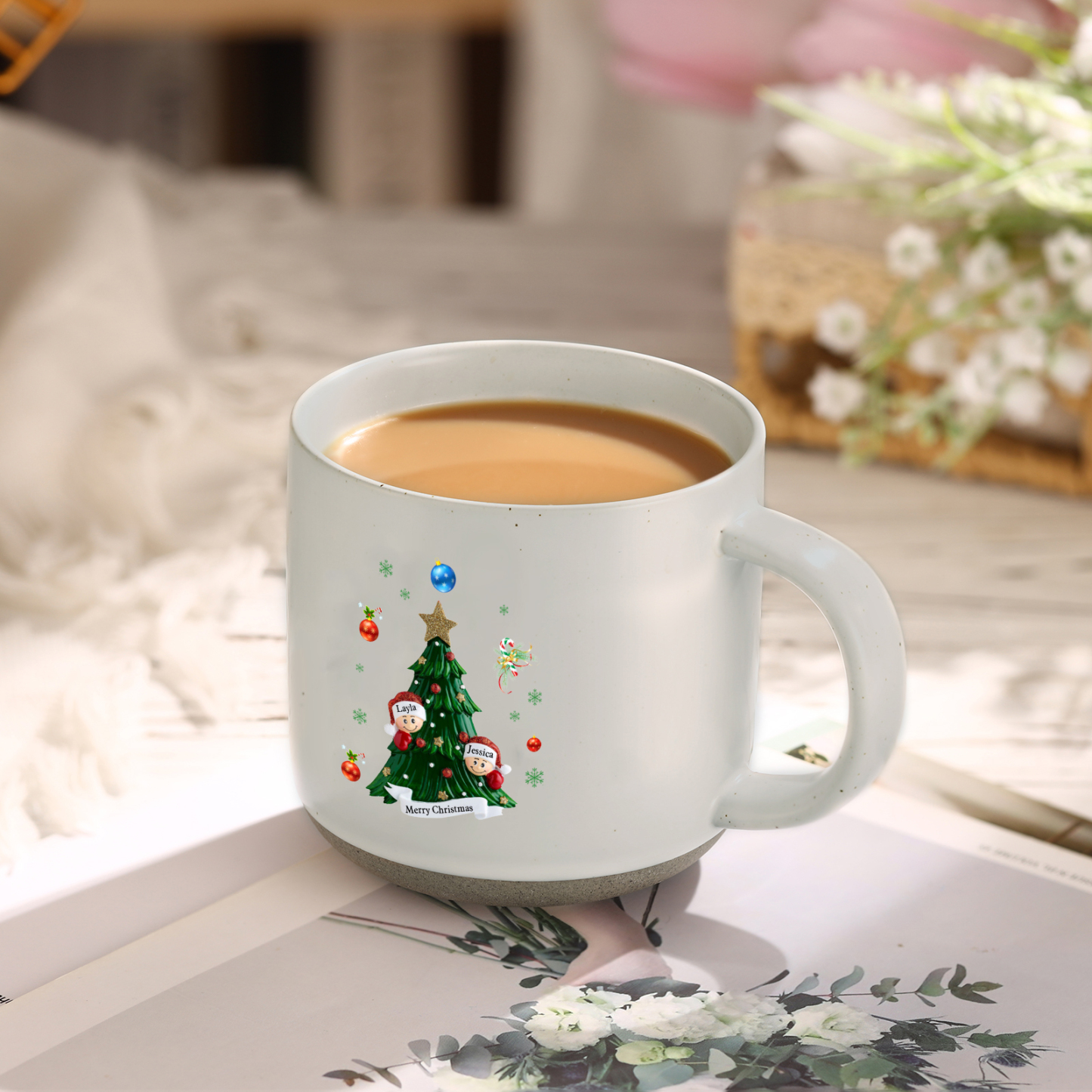 Personalisierbare 2- 6 Namen & Text Keramik Familie am Weihnachtsbaum Weihnachts-Mark-Tasse für Familie