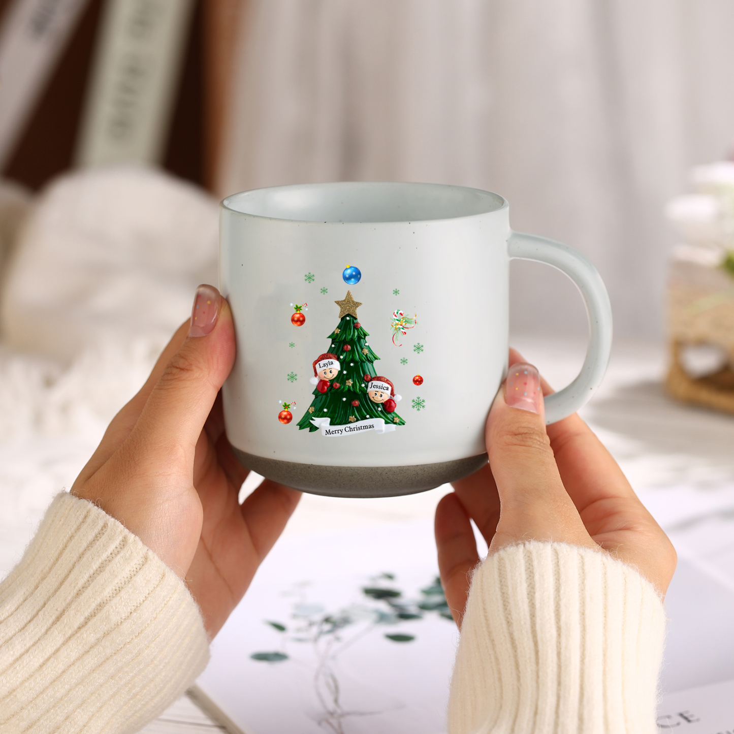 Personalisierbare 2- 6 Namen & Text Keramik Familie am Weihnachtsbaum Weihnachts-Mark-Tasse für Familie