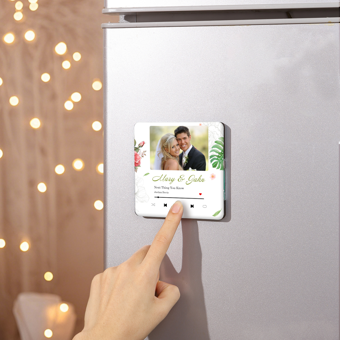 Personalisiertes Foto & 2 Namen & Lied Musikrahmen Herz – Eure Liebe in Bild & Ton – Acryl-Kühlschrankmagnet für Paar