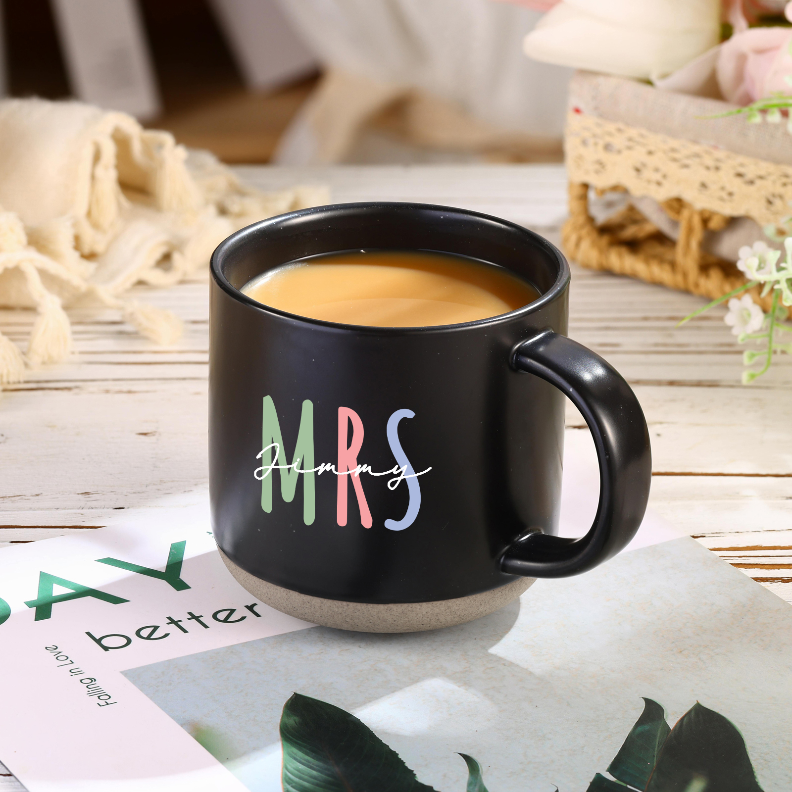 Personalisierte 2 Namen & Buchstaben & Datum & Jahr & Text Hand-in-Hand Keramik Mark-Tasse in 7 Farben & 12 Stile – Einzigartiges Geschenk für Paar