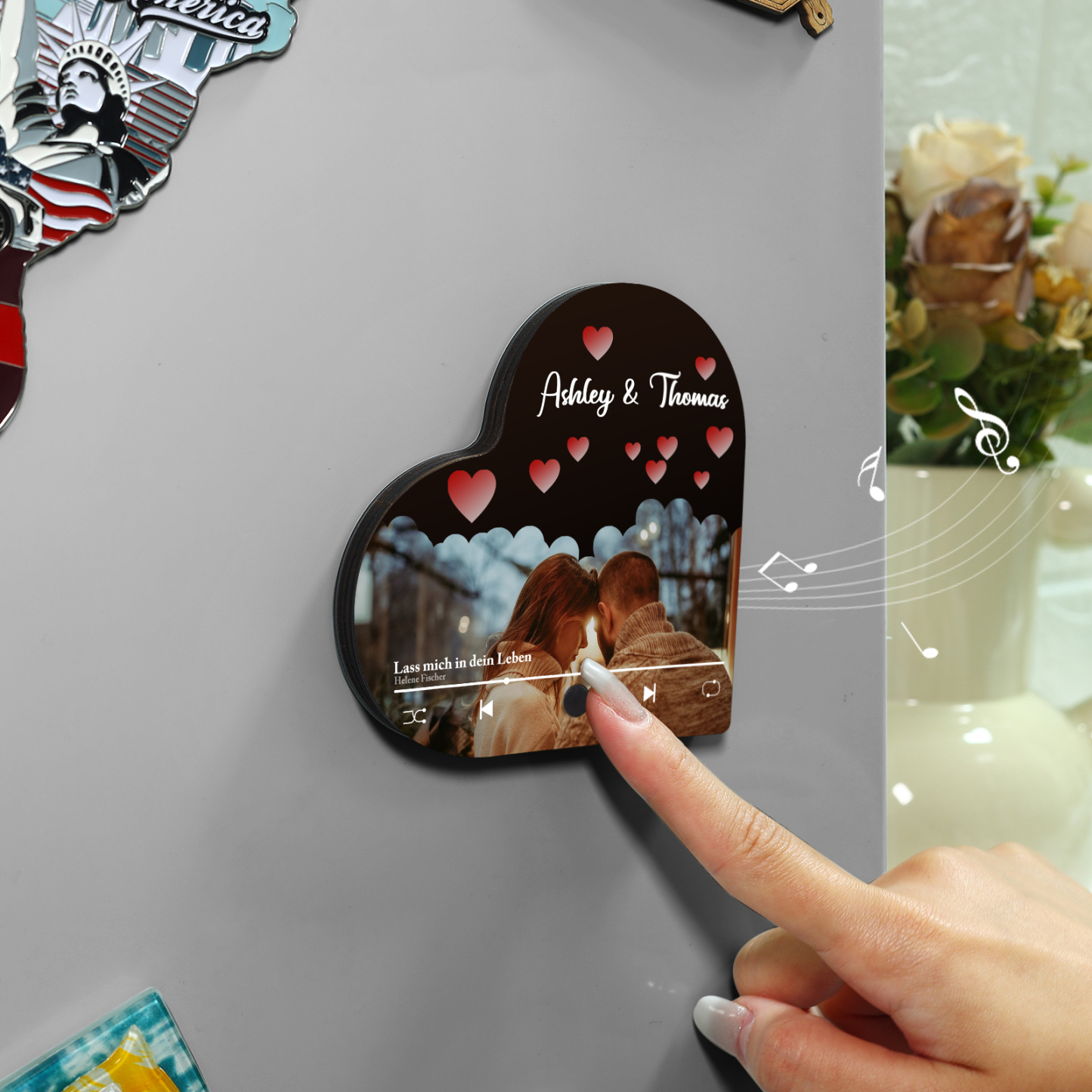 Herz Personalisiertes Lied & 2 Namen & Foto Partner Kühlschrankmagnet mit Musikfunktion Geschenk für Paare