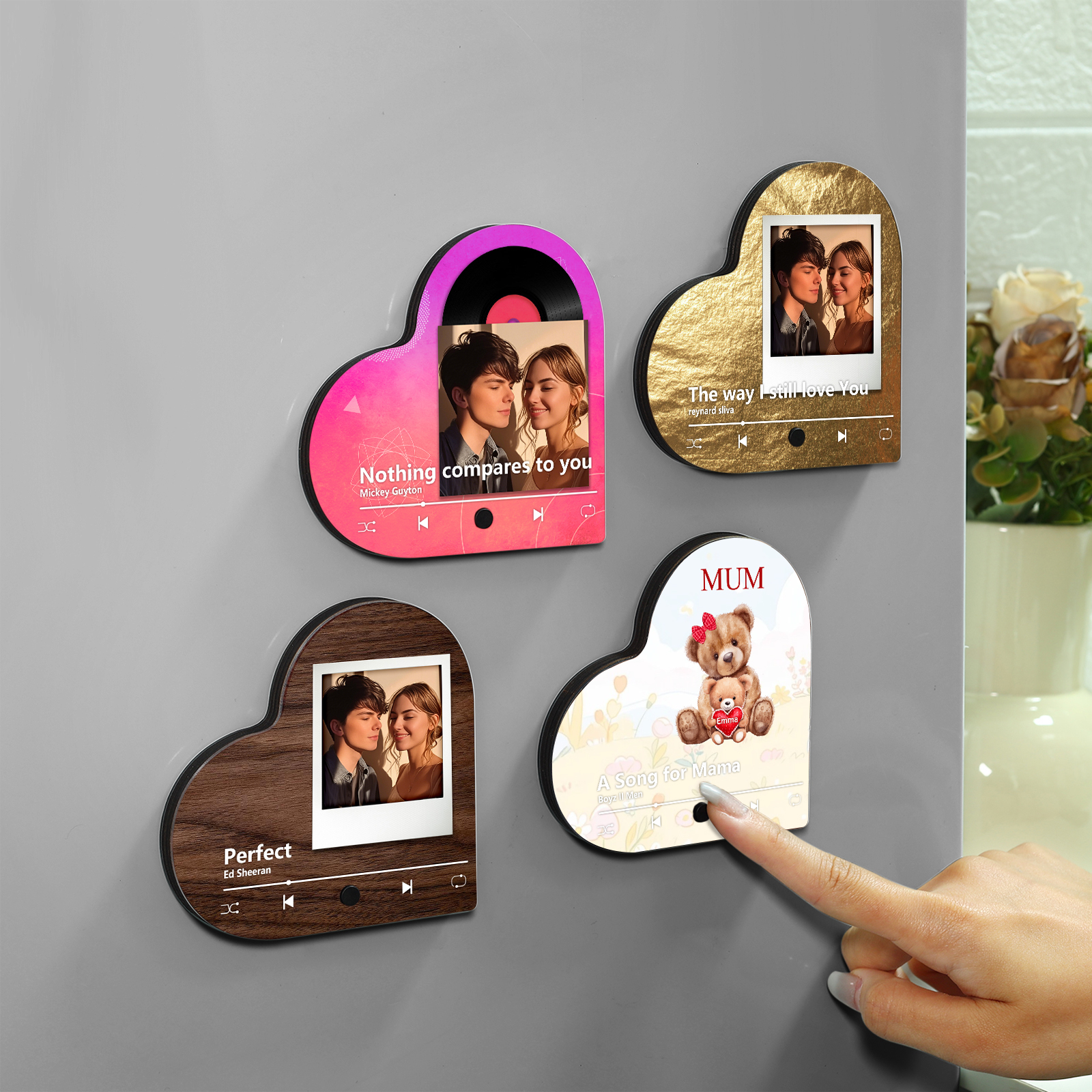 Personalisiertes 2 Namen & Lied farbige Acryl-Holz Herz Kühlschrankmagnet mit Musikfunktion - Geschenk für Mama