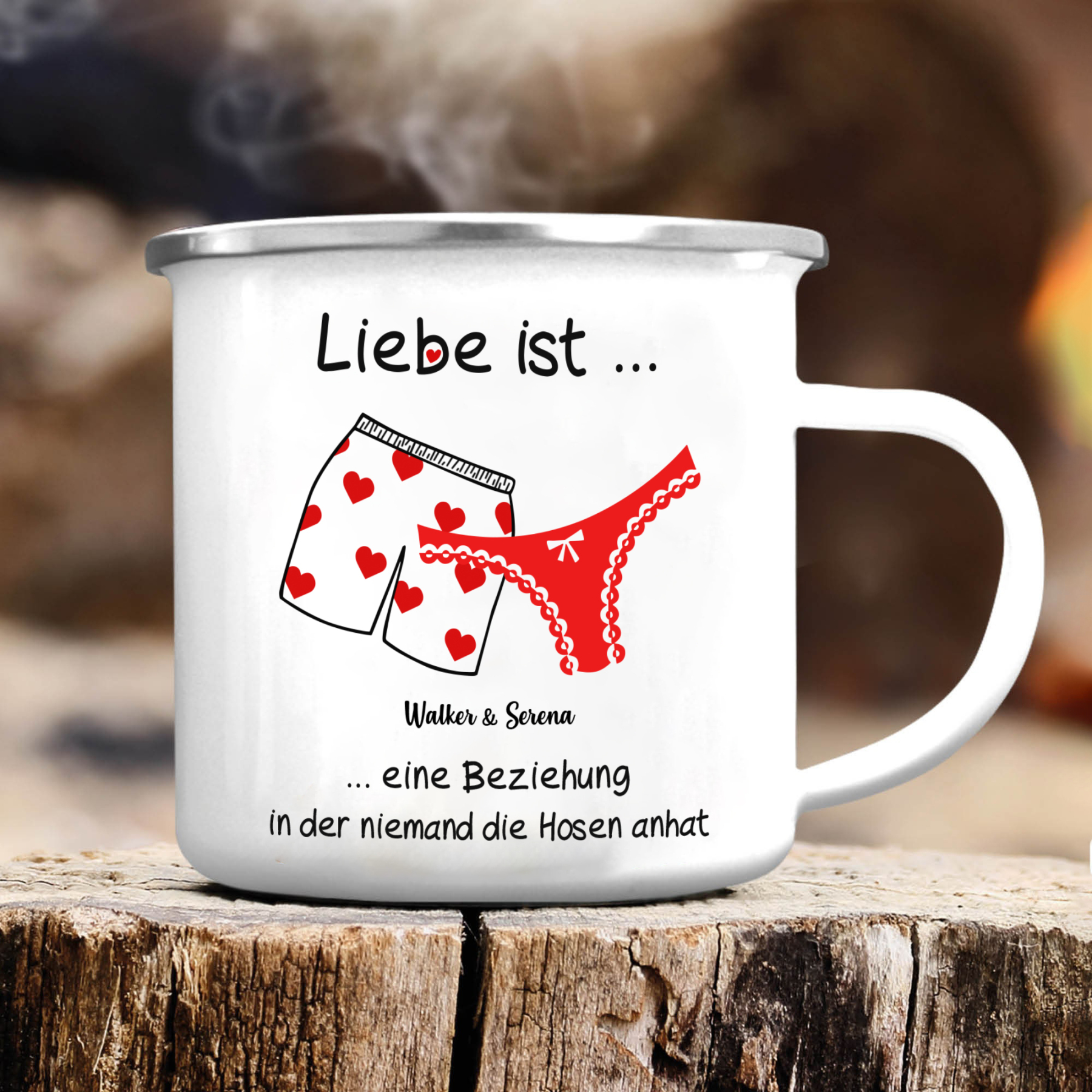 Emaille Tasse-Personalisierbare 2 Namen- Liebe ist eine Beziehung, in der niemand die Hosen anhat-Emaille Becher für Paare