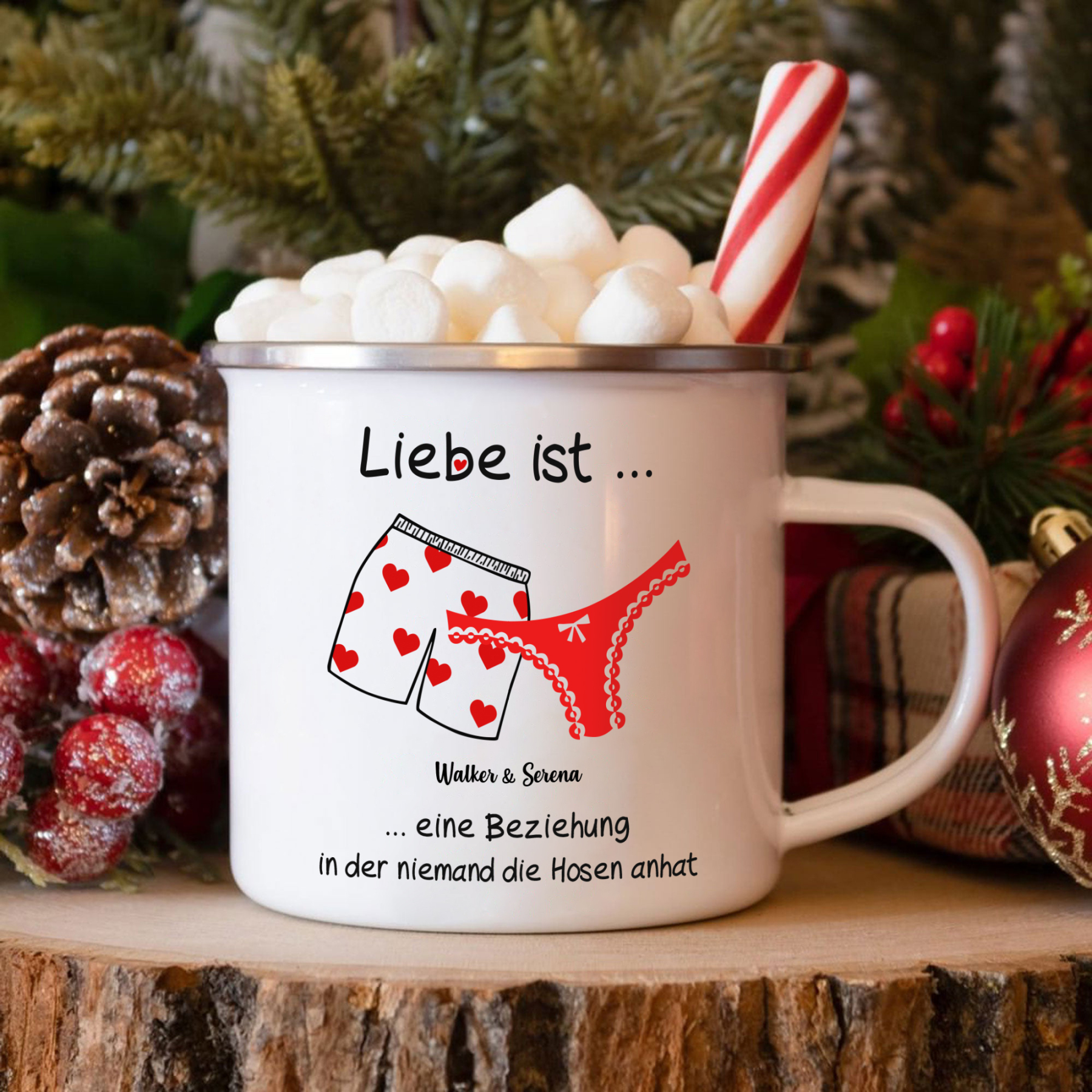 Emaille Tasse-Personalisierbare 2 Namen- Liebe ist eine Beziehung, in der niemand die Hosen anhat-Emaille Becher für Paare