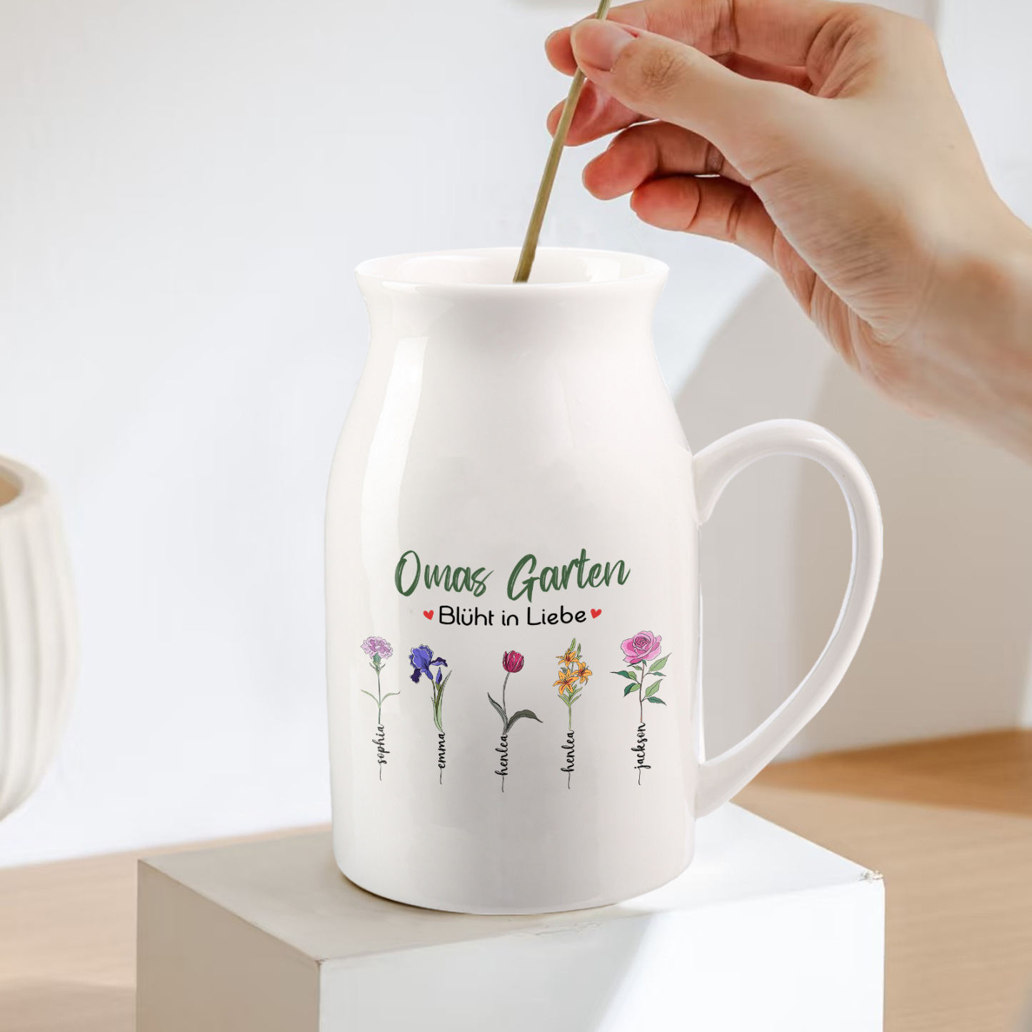 Personalisierte 5 Namen & Text & Geburtsblumen-Omas Garten blüht in Liebe- Gießvase mit Henkel Mama Vase-Pefektes Geschenk für Mama /Oma