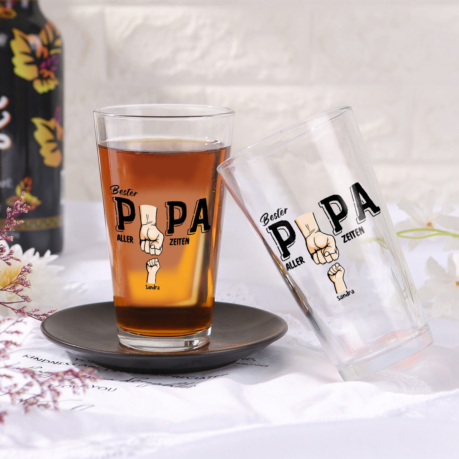 Personalisierte 1-5 Namen mit Faust Bierglas-Tasse – Bester Papa aller Zeiten – Bier-Glastasse für Papa