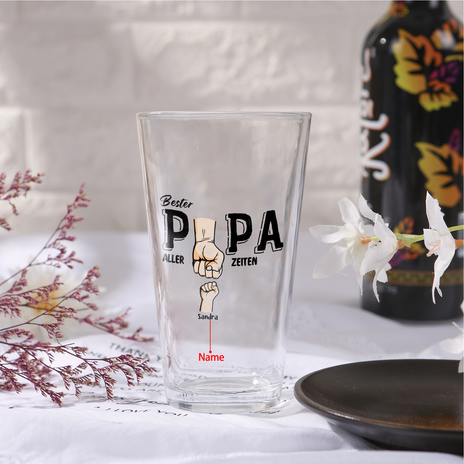 Personalisierte 1-5 Namen mit Faust Bierglas-Tasse – Bester Papa aller Zeiten – Bier-Glastasse für Papa