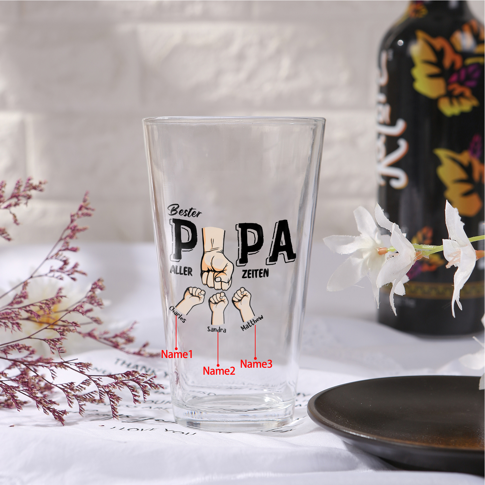 Personalisierte 1-5 Namen mit Faust Bierglas-Tasse – Bester Papa aller Zeiten – Bier-Glastasse für Papa