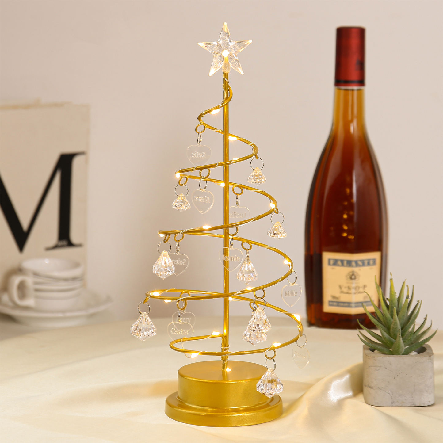 Personalisierte Baum-Kristalllampe mit Namen – LED-Nachtlicht mit warmem Licht und Acryl-Herzanhängern