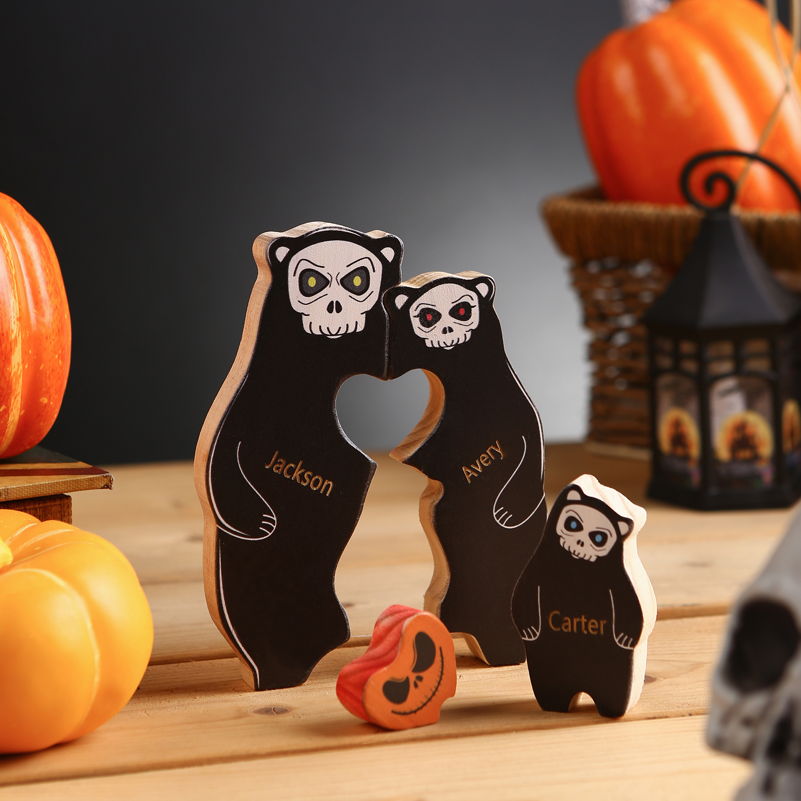Personalisierte 3 Namen Bären Holz Puzzle Halloween-Ornament- Einzigartiges Geschenk für den spookigen Tag