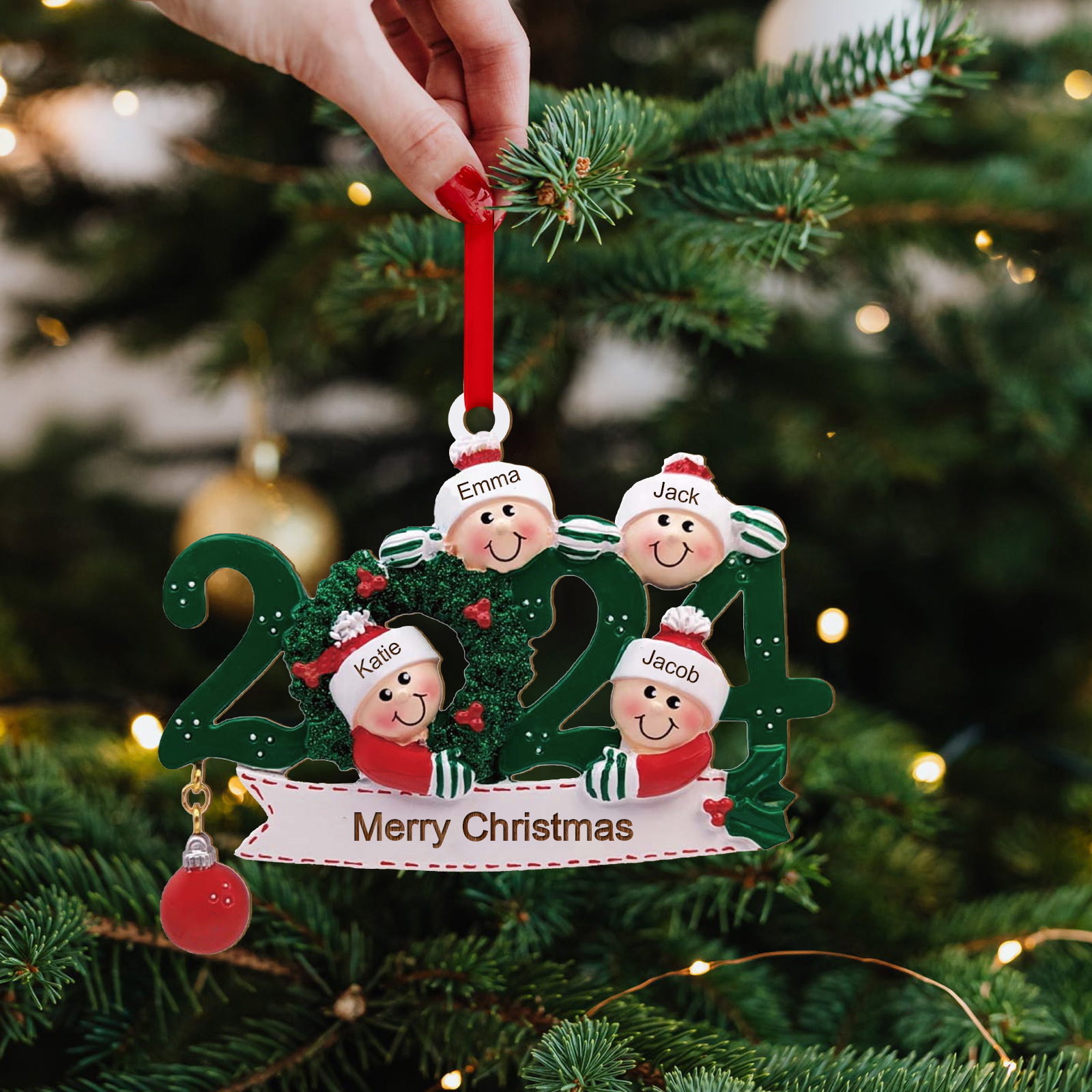 Personalisierter 2-6 Namen & Text Weihnachtsornament 2024 – Familien-Holzanhänger