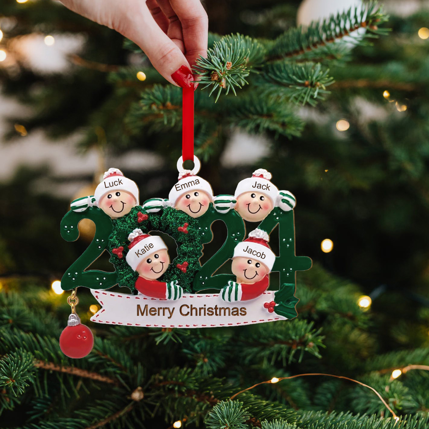 Personalisierter 2-6 Namen & Text Weihnachtsornament 2024 – Familien-Holzanhänger