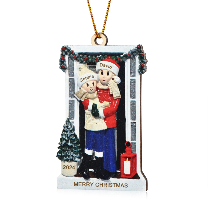 Holz Weihnachtsornament-Personalisierte 2-6 Namen & Text & Jahr Familie vor weihnachtlich geschmückter Haustür Weihnachts-Anhänger