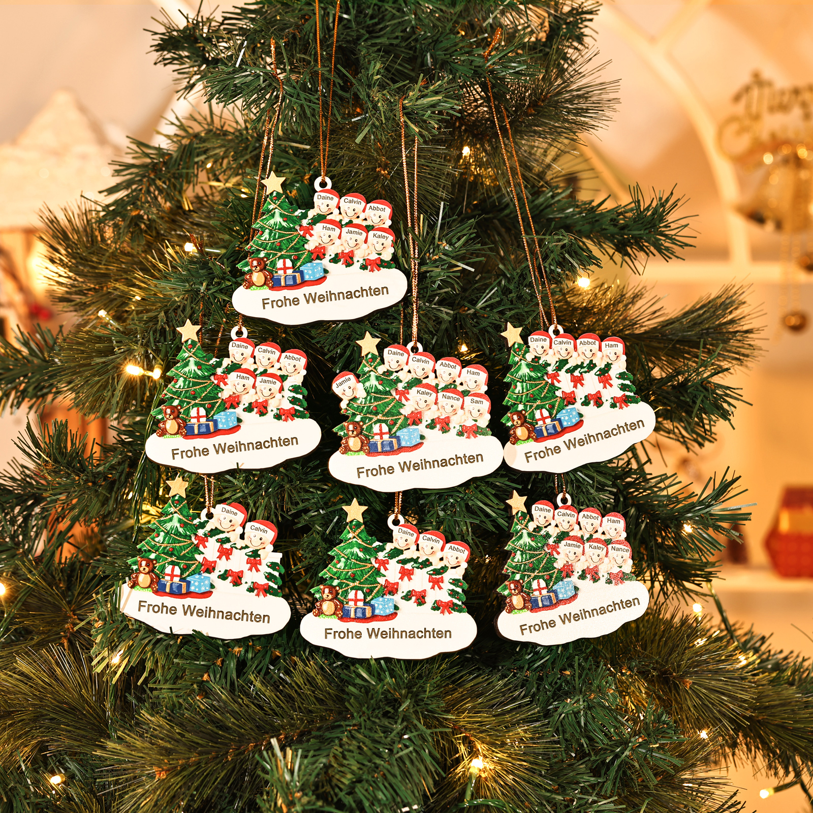 Holz Weihnachtsornament-Personalisierte 2-8 Namen & Text Weihnachtsanhänger mit Weihnachtsbaum & Geschenken für Familie