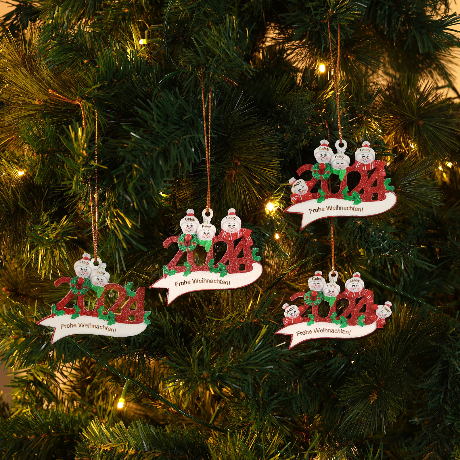 Holz Weihnachtsornament – Personalisierter Text & 2-5 Namen – 2024 Festliche Weihnachtsbaum-Dekoration mit Schneemännern
