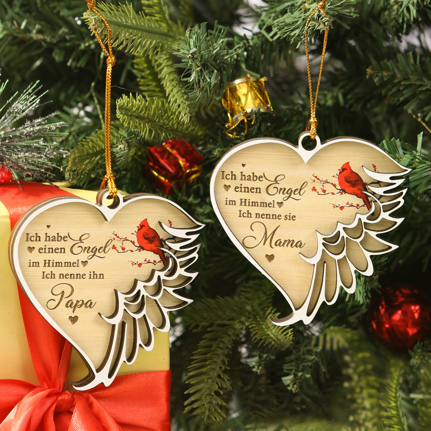 Holz Weihnachtsornament - Personalisierter 1 Name – Ich habe einen Engel im Himmel und nenne sie/ihn Mama/Papa – Weihnachtliche Erinnerungsdekoration