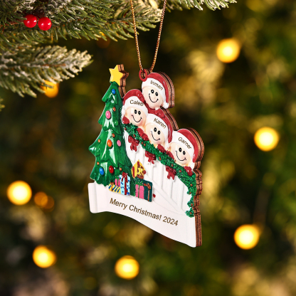 Holz Weihnachtsornament-Personalisierte 2-6 Namen & Text & Jahr Weihnachtsszene mit Baum & Geschenken Weihnachts-Anhänger