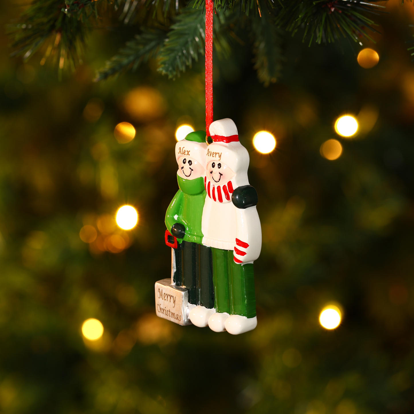 Harz Weihnachtsornament-Personalisierter 2-5 Namen & Text & Jahr Schneeschaufelteam Weihnachtsbaum Anhänger mit 2-5 Familienmitgliedern