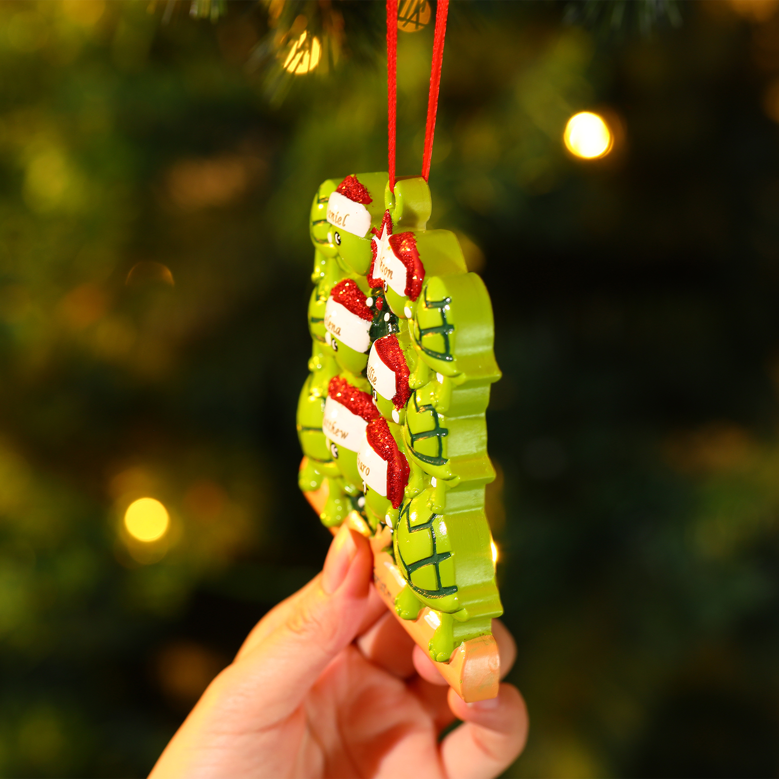 Personalisierter 2-6 Namen & Jahr Weihnachtsornament – Schildkröten Harz Anhänger