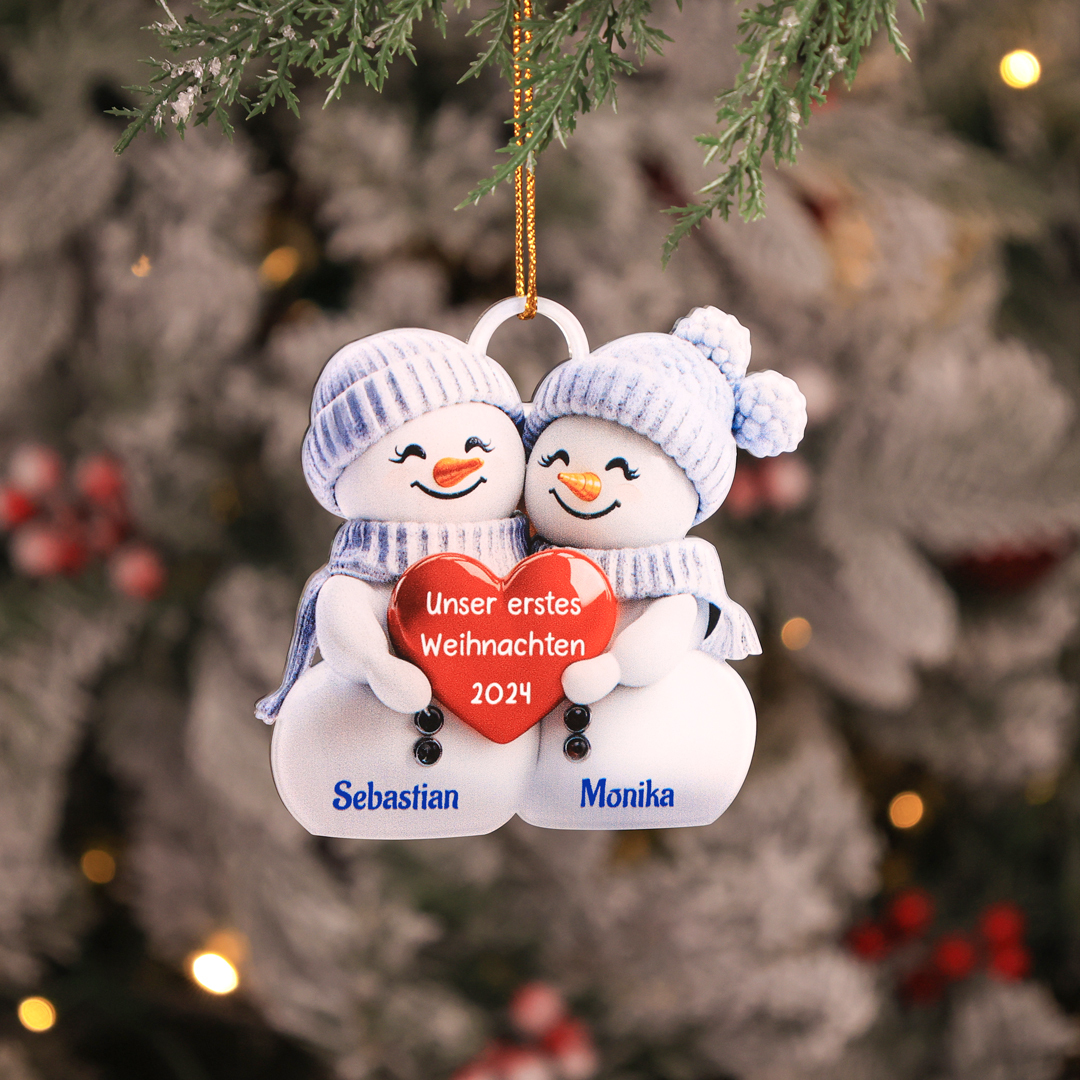 Acryl Weihnachtsornament - Personalisierte 2 Namen & 2 Texte & Jahr 2D Flachbedruckt Weihnachts-Anhänger mit Schneemann & Herzen für Paar