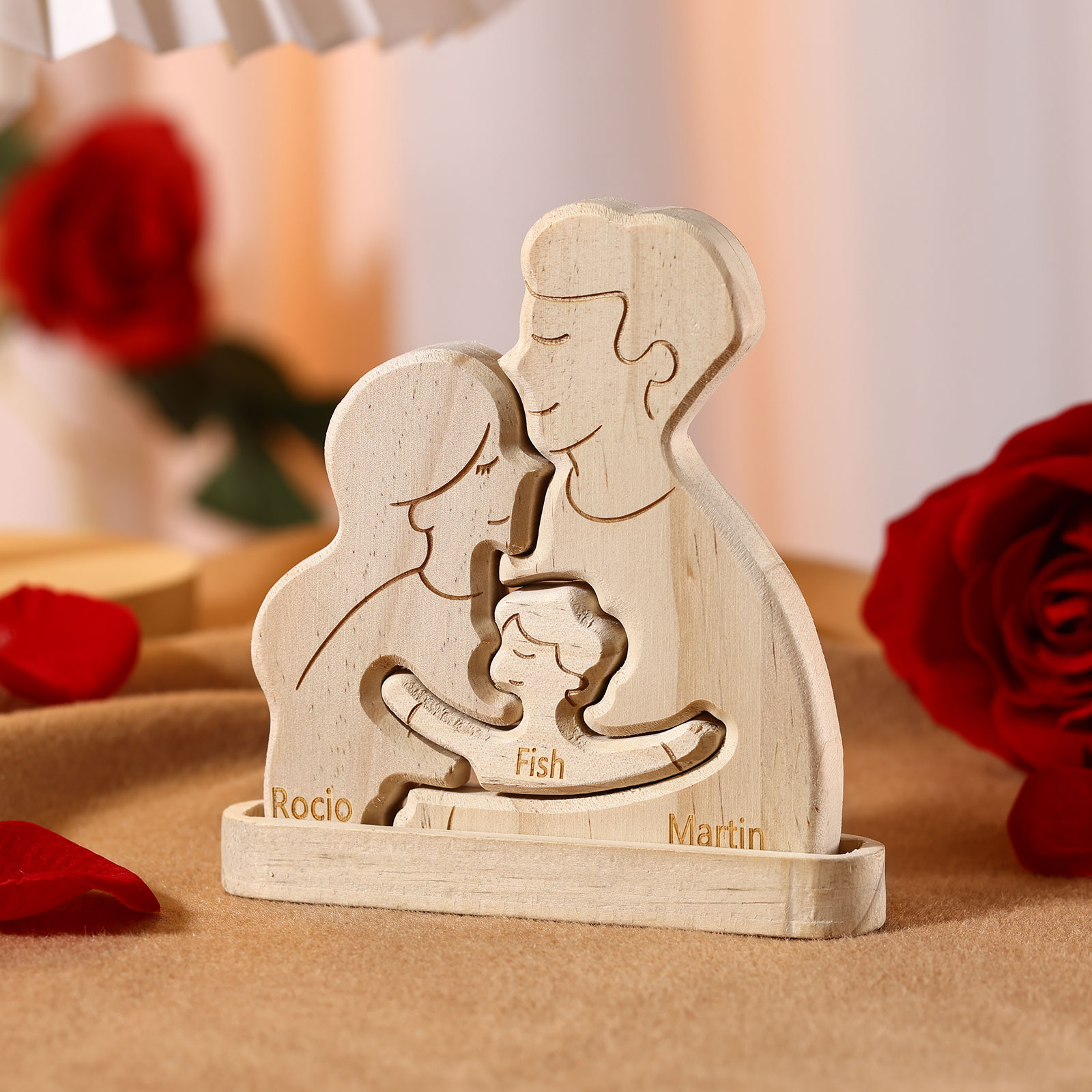 Holzskulptur-Personalisierte 2-5 Namen Familien Umarmung Holz Deko – Schreibdekoration für Familie