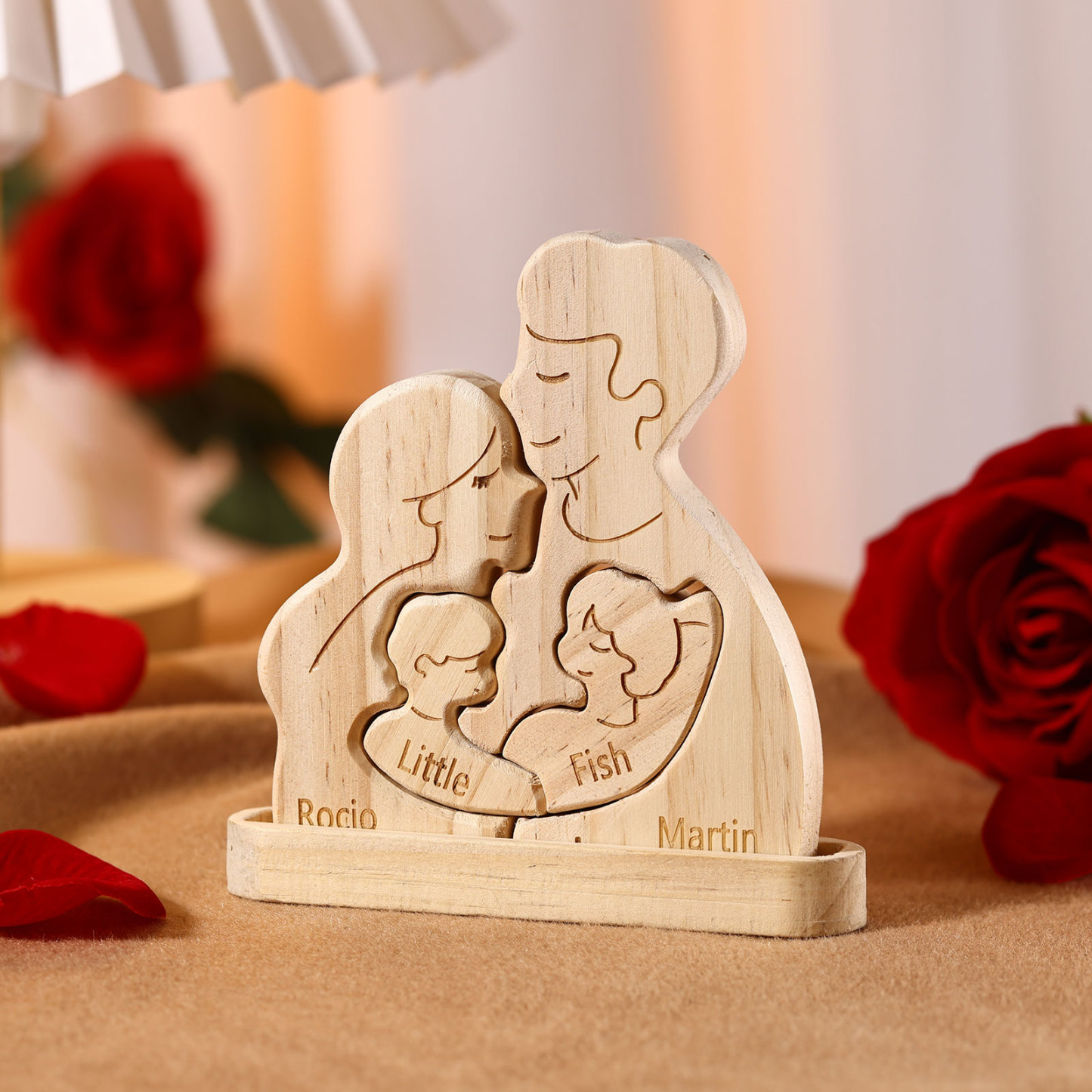 Holzskulptur-Personalisierte 2-5 Namen Familien Umarmung Holz Deko – Schreibdekoration für Familie