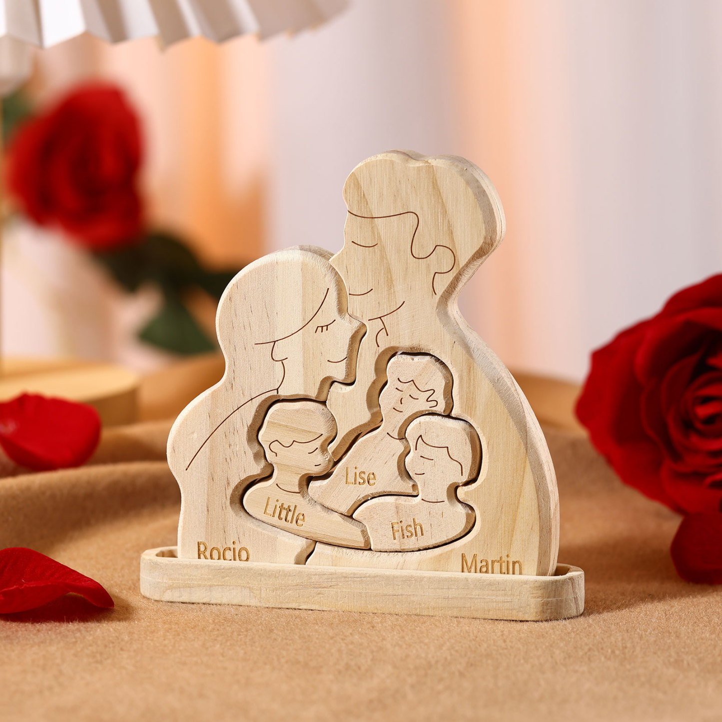 Holzskulptur-Personalisierte 2-5 Namen Familien Umarmung Holz Deko – Schreibdekoration für Familie
