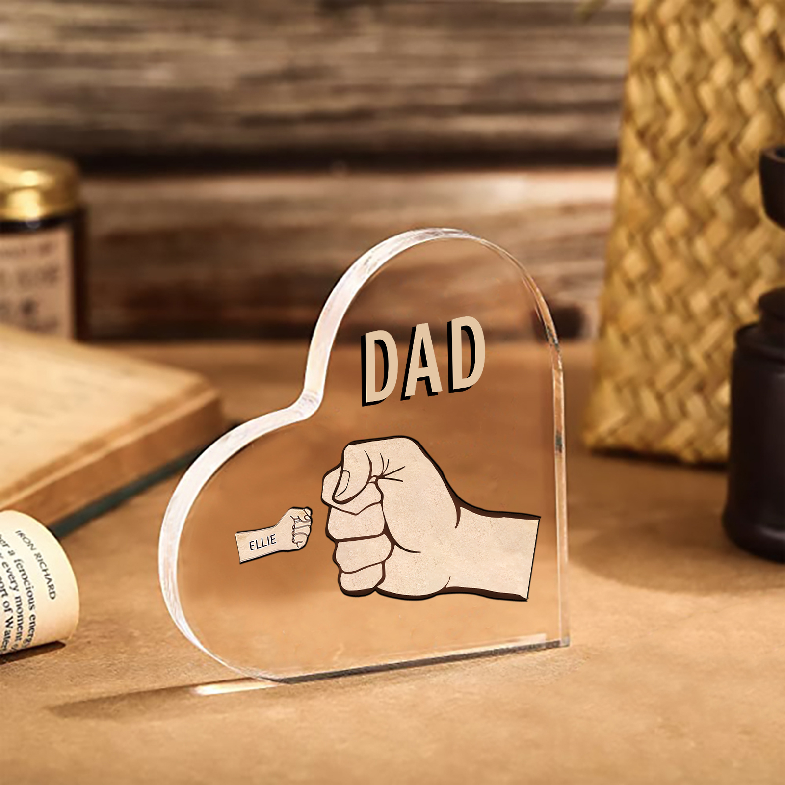 Personalisierte 1 Name & Text Acryl-Deko mit Faust Herz Schreibtischdekoration für Vater/Großvater