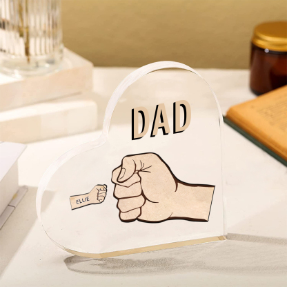 Personalisierte 1 Name & Text Acryl-Deko mit Faust Herz Schreibtischdekoration für Vater/Großvater