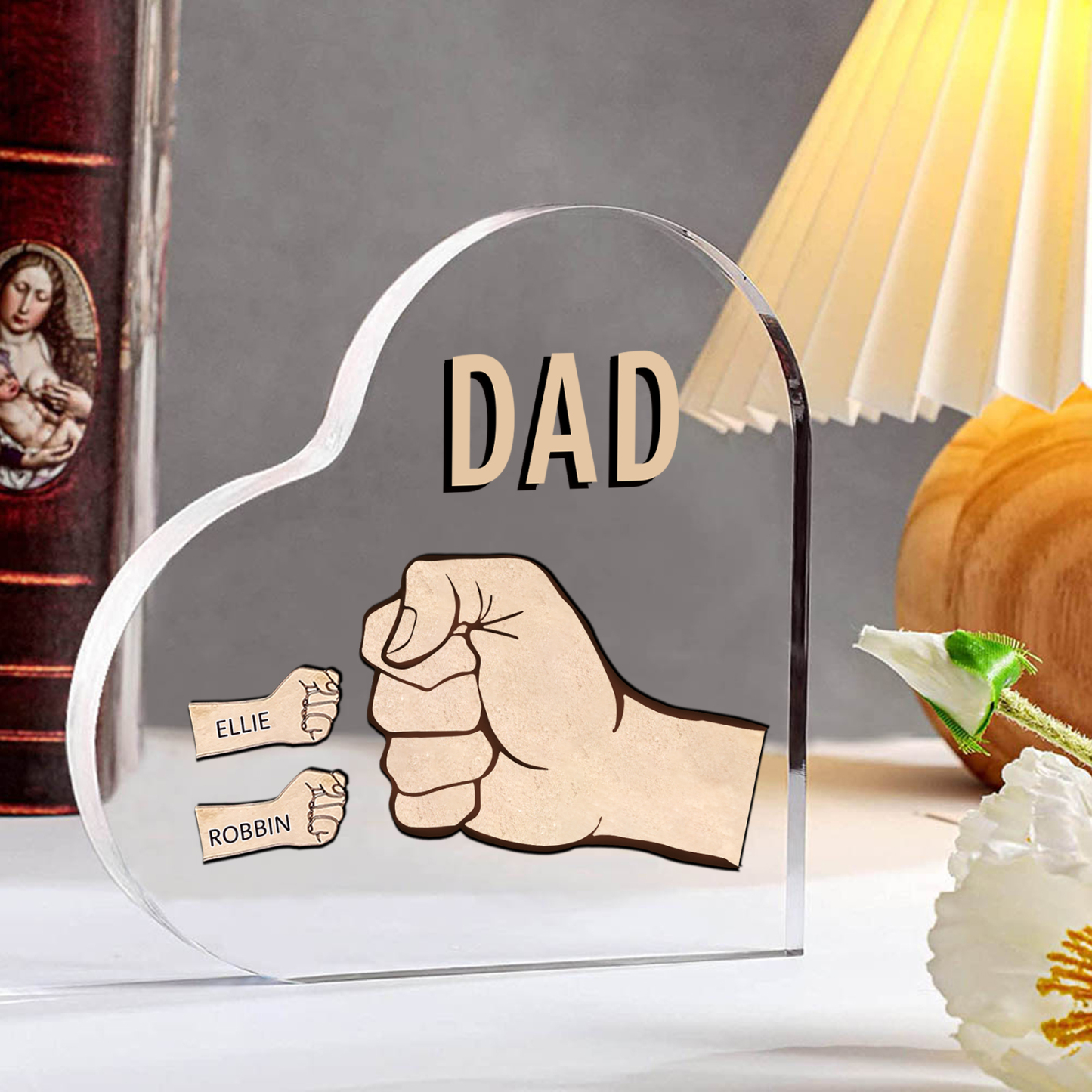 Personalisierte 2 Namen & Text Acryl-Deko mit Faust Herz Schreibtischdekoration für Vater/Großvater