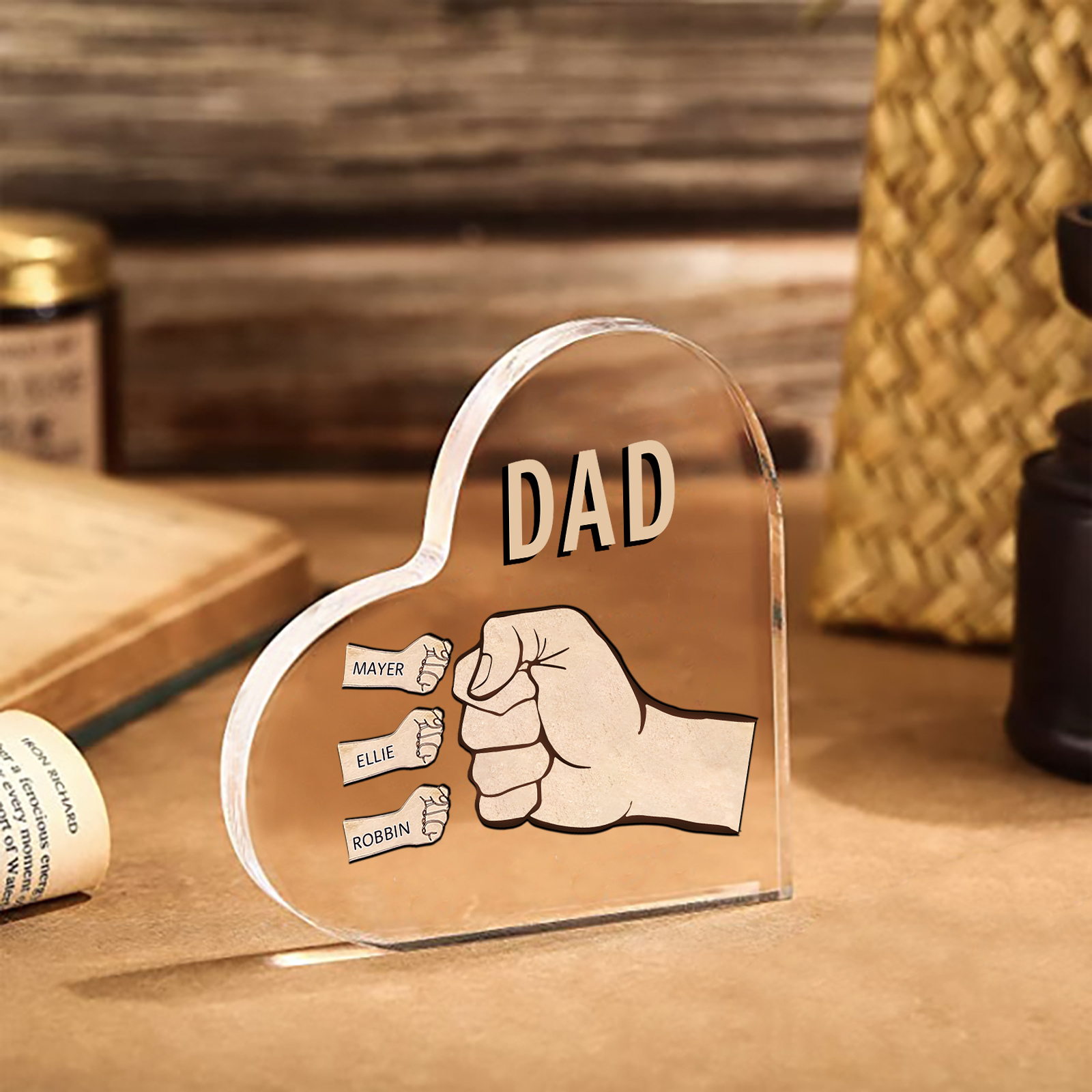 Personalisierte 3 Namen & Text Acryl-Deko mit Faust Herz Schreibtischdekoration für Vater/Großvater