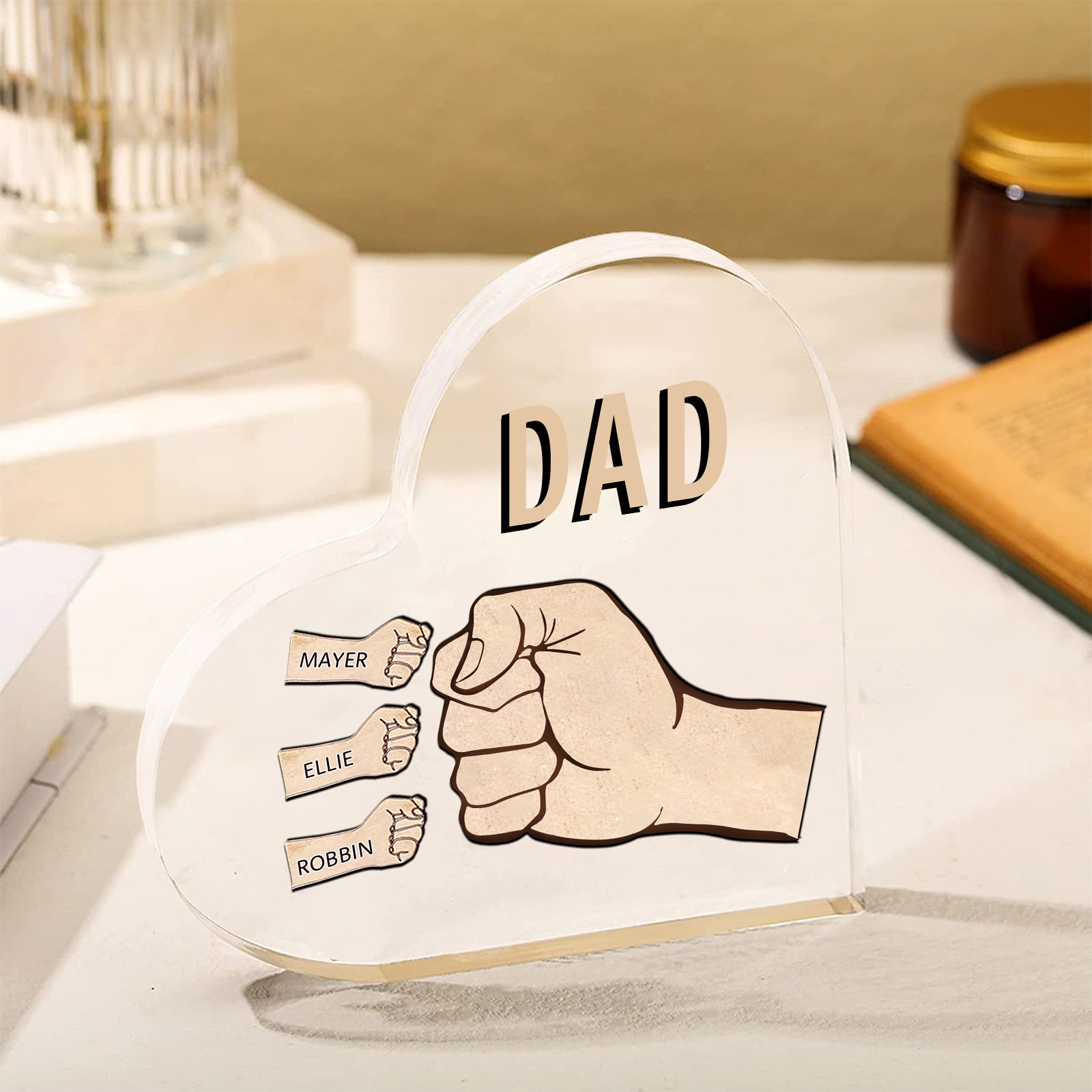 Personalisierte 3 Namen & Text Acryl-Deko mit Faust Herz Schreibtischdekoration für Vater/Großvater