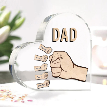 Personalisierte 5 Namen & Text Acryl-Deko mit Faust Herz Schreibtischdekoration für Vater/Großvater