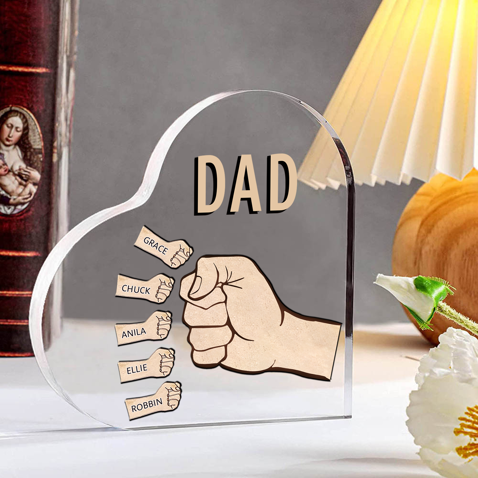Personalisierte 5 Namen & Text Acryl-Deko mit Faust Herz Schreibtischdekoration für Vater/Großvater