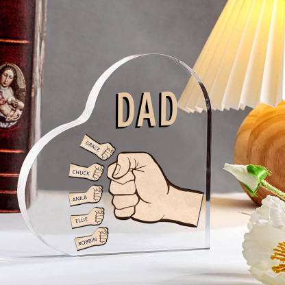 Personalisierte 5 Namen & Text Acryl-Deko mit Faust Herz Schreibtischdekoration für Vater/Großvater